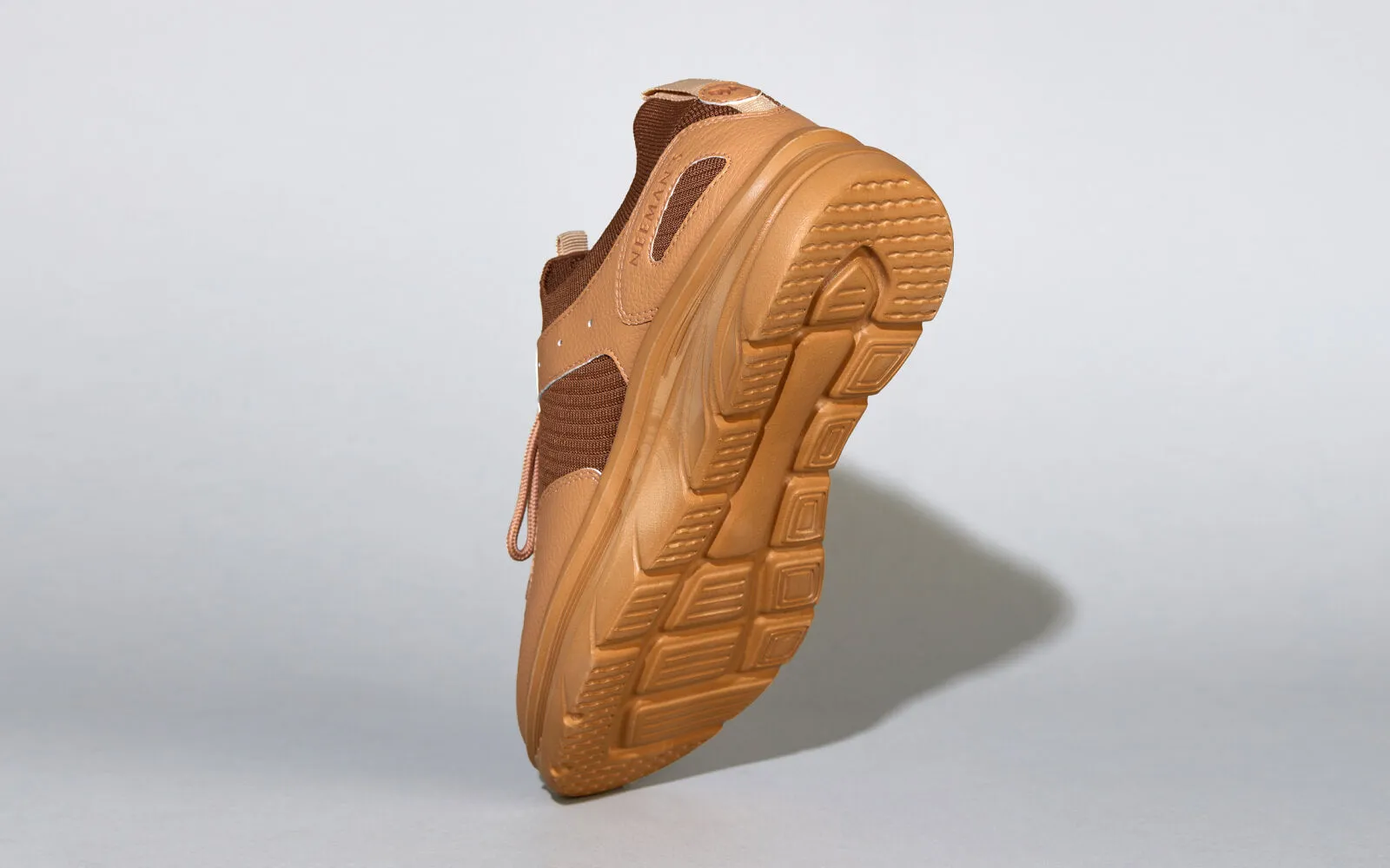 High Wave Sneakers : Tan