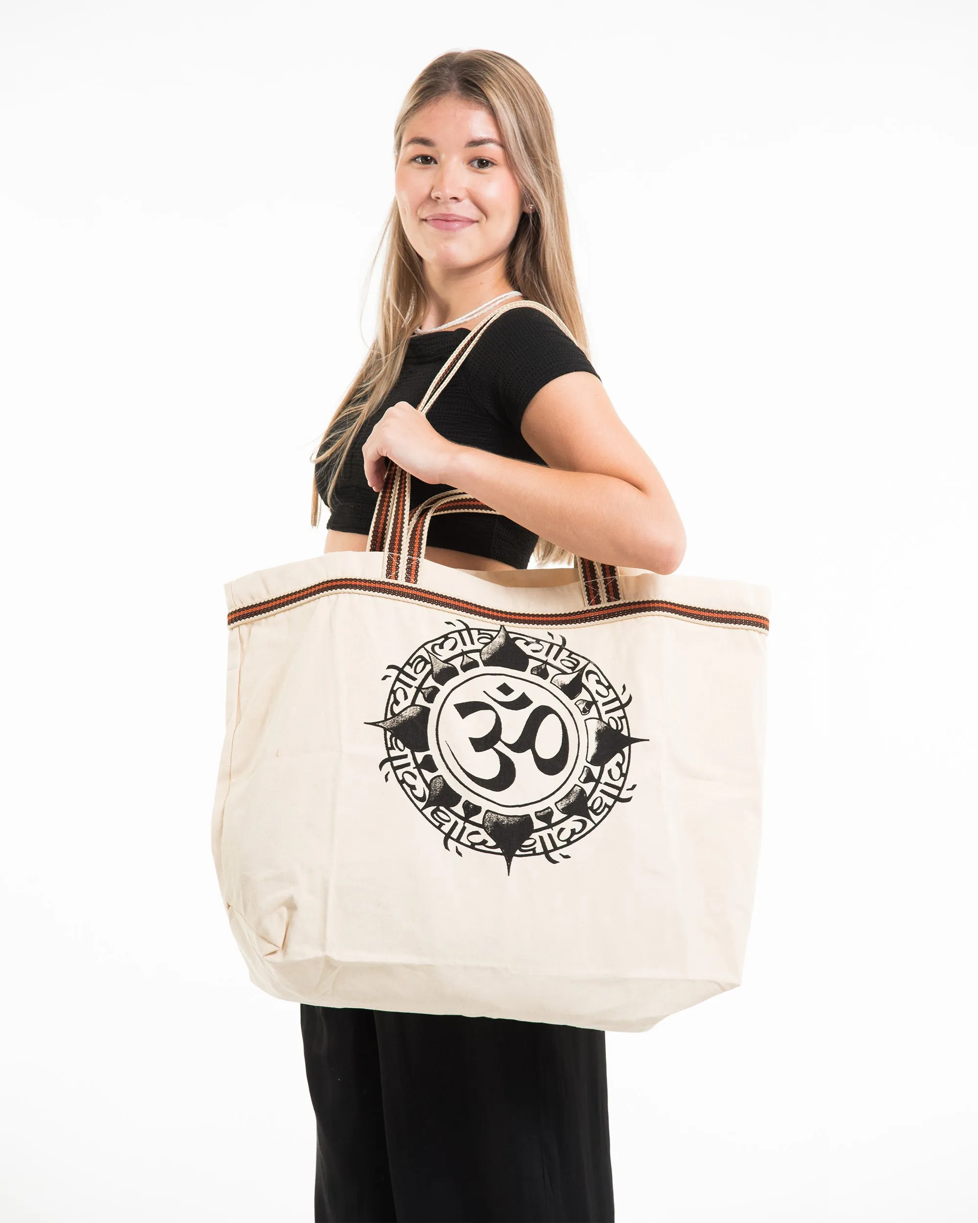 Infinitee Om Canvas Tote Bag in Natural