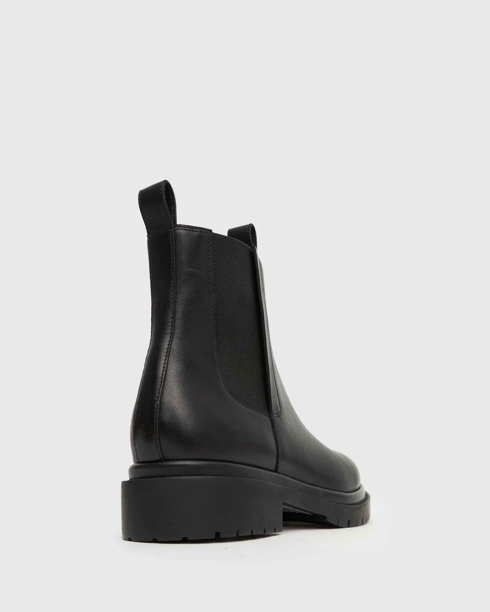 IVY Flat Leather Chelsea Boots