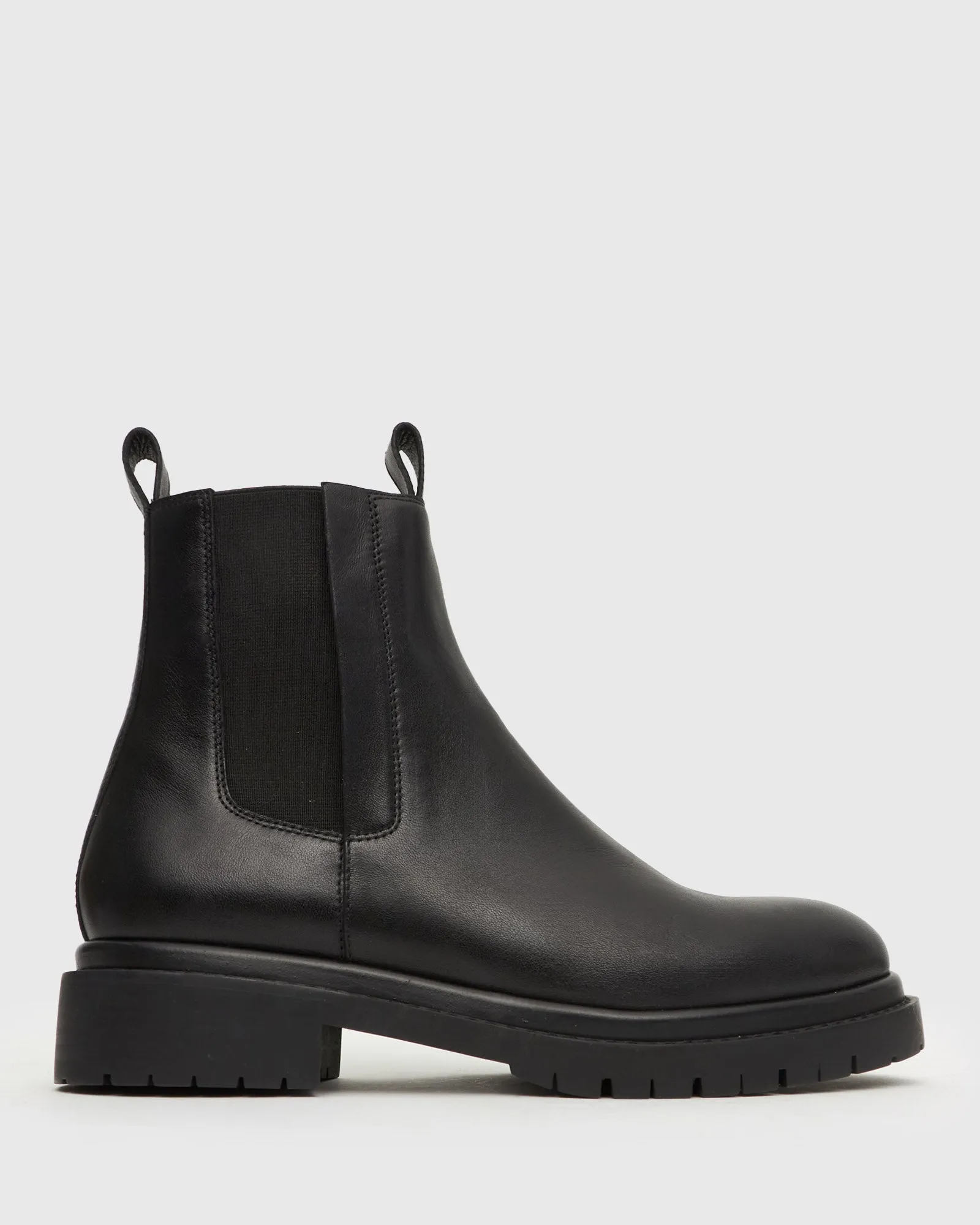 IVY Flat Leather Chelsea Boots