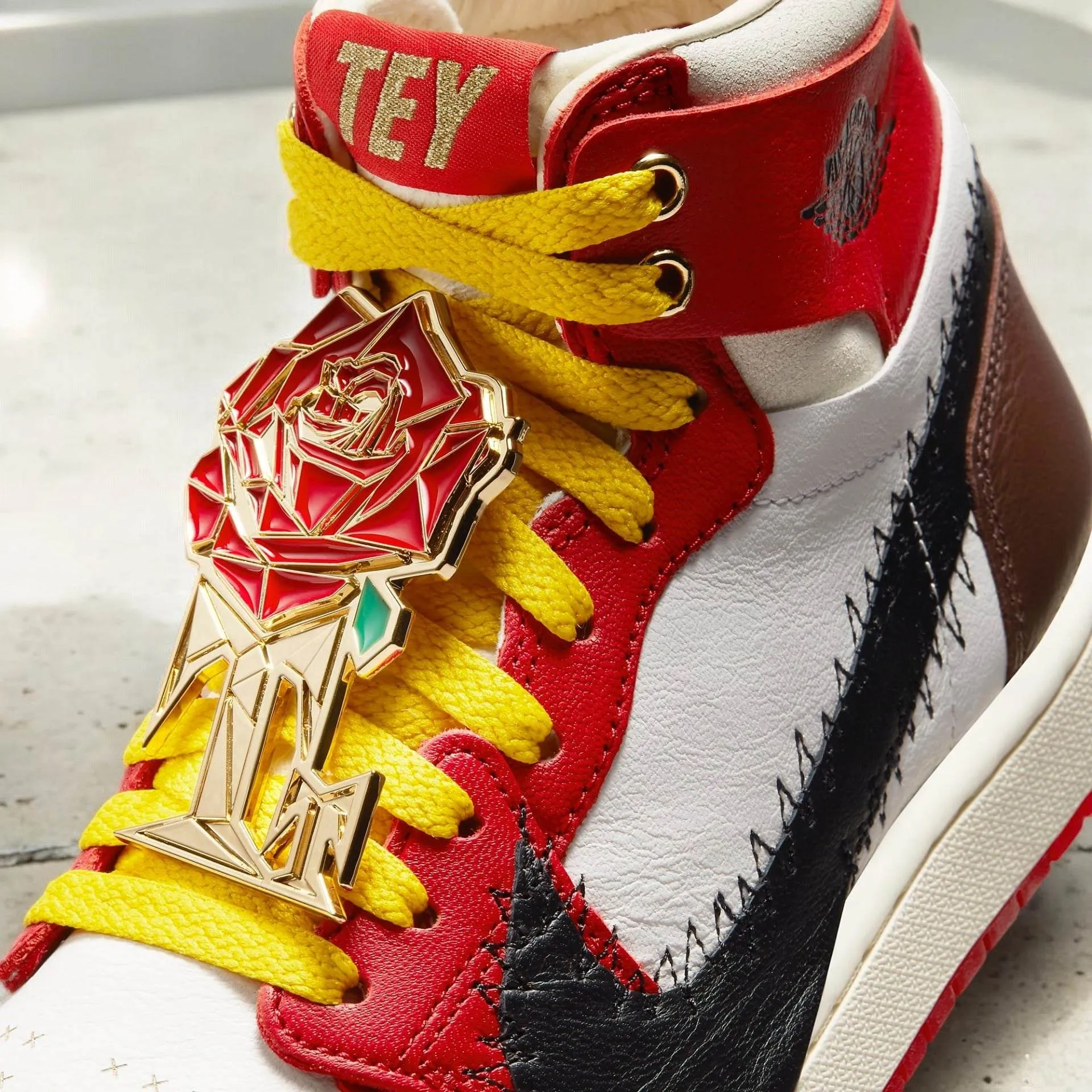 Jordan 1 High Zoom Air CMFT 2 Teyana Taylor A Rose