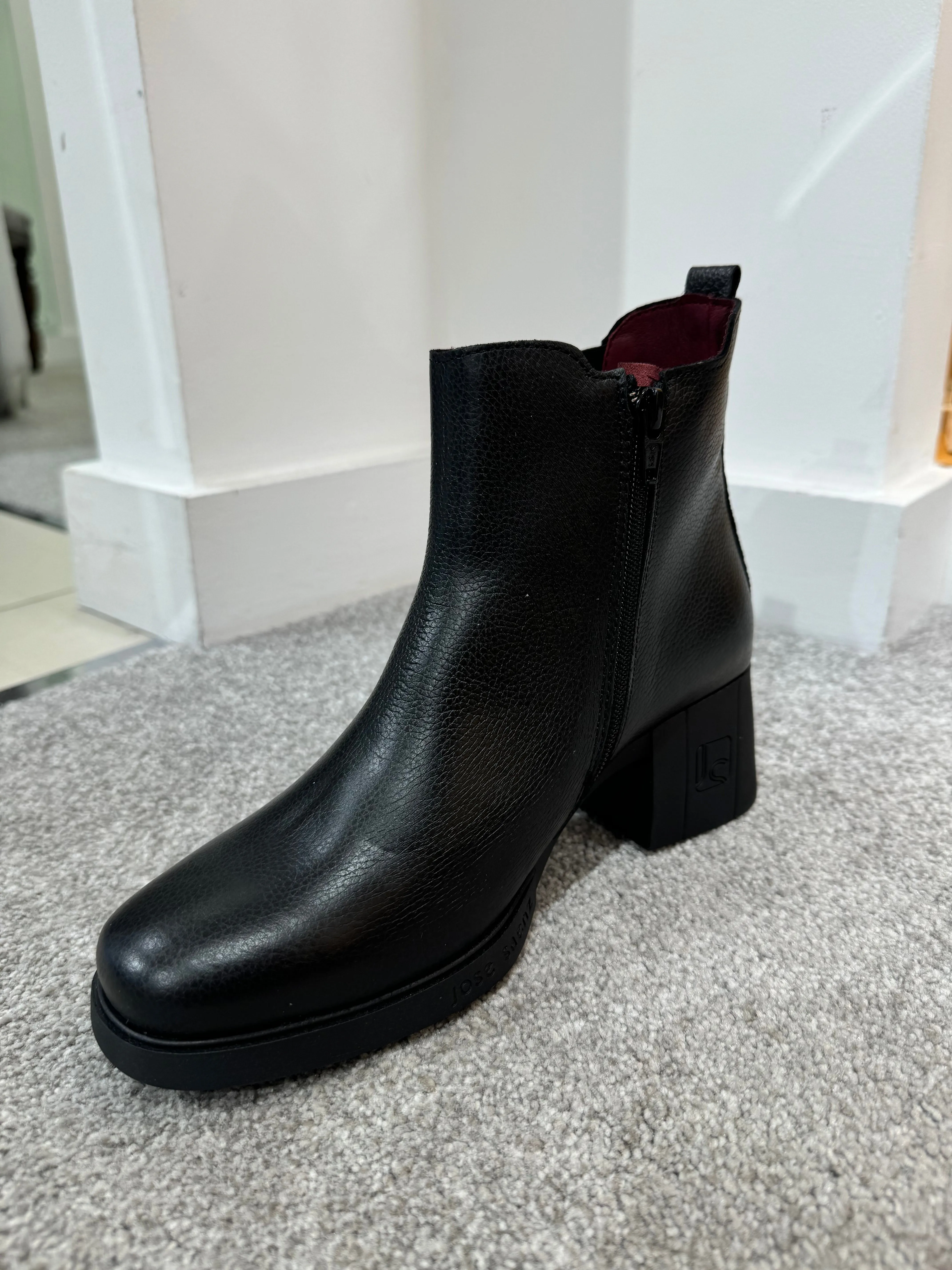 JOSE SAENZ Black Ankle Boots