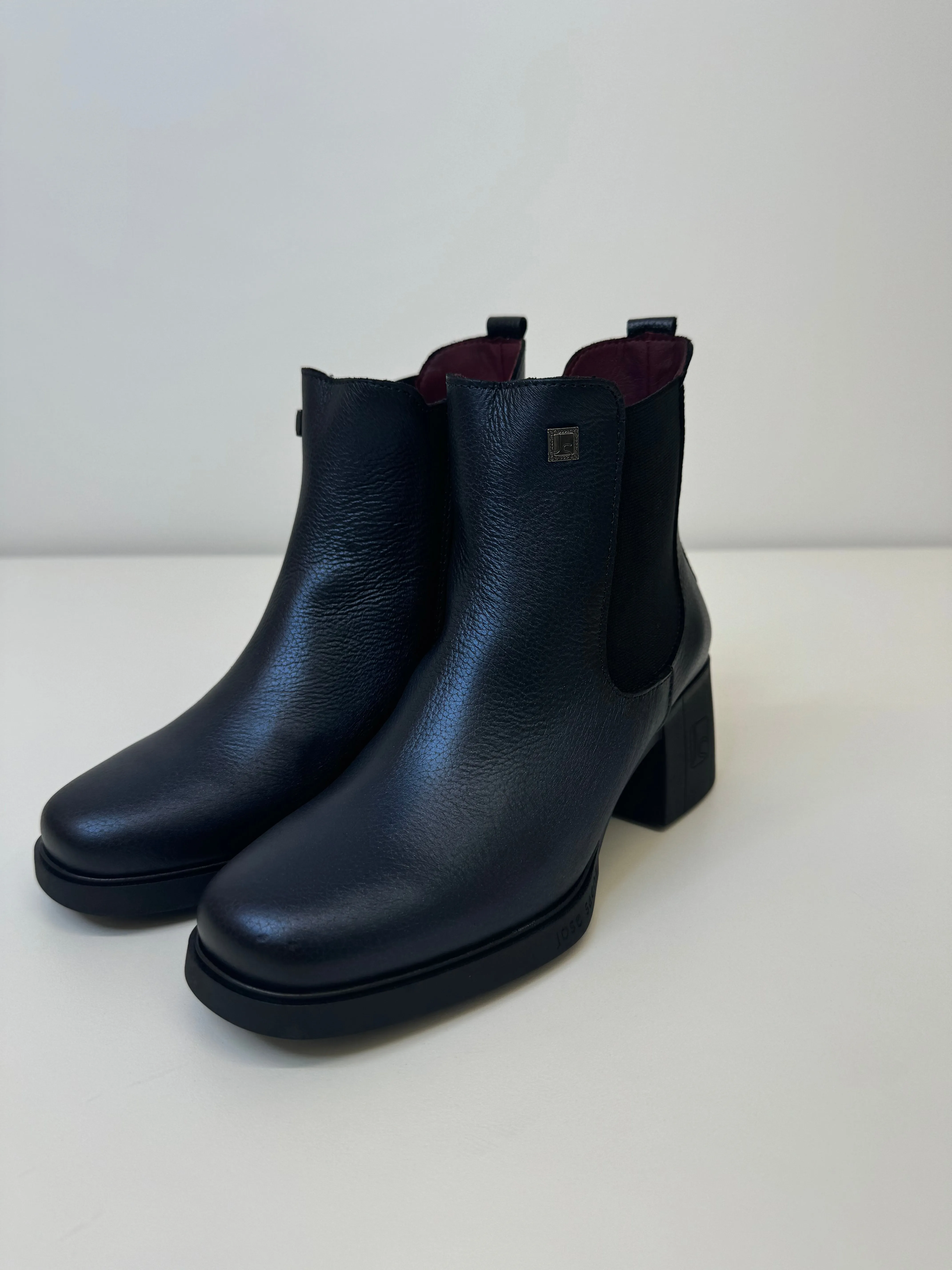 JOSE SAENZ Navy Shiny Boots