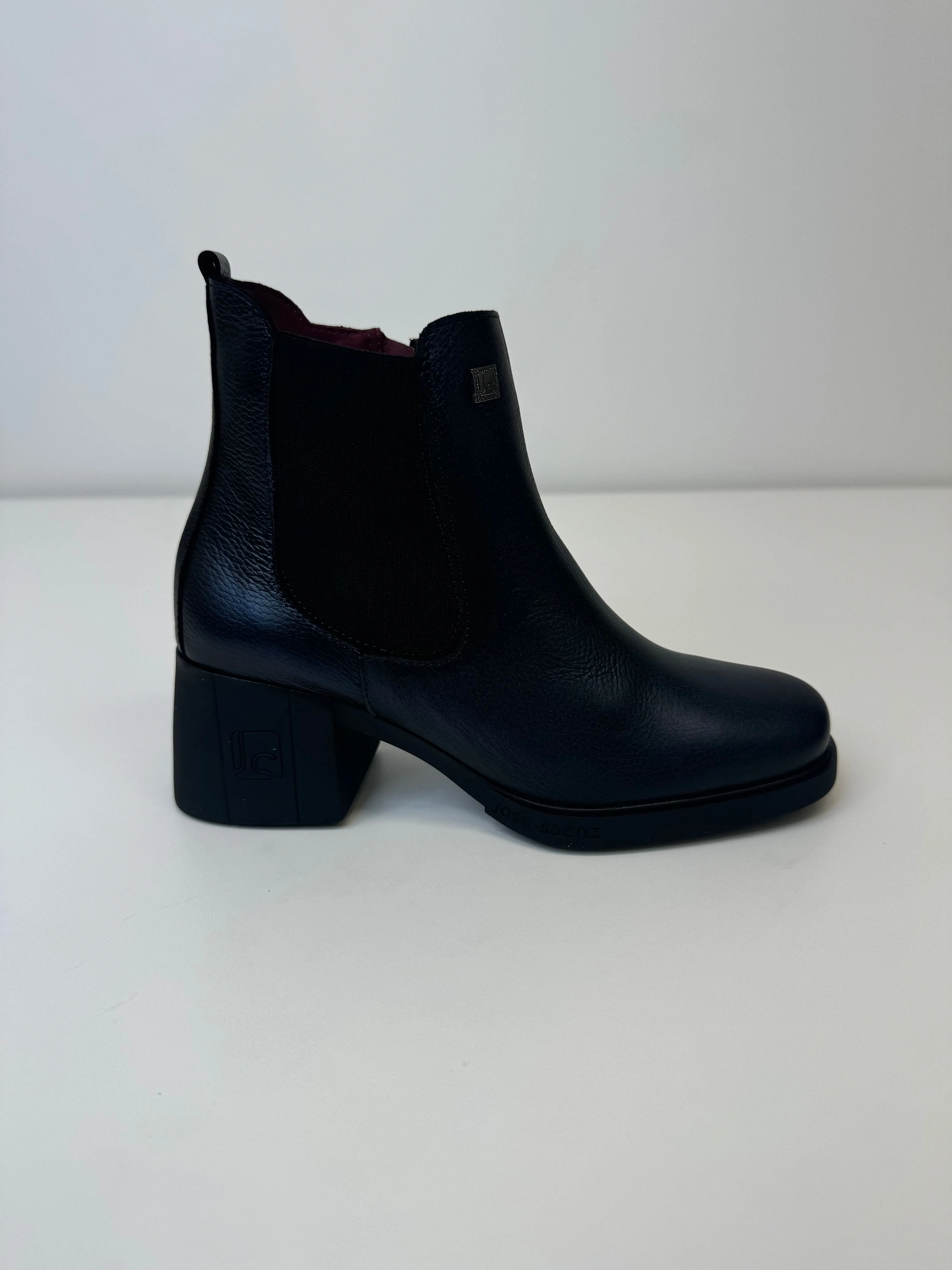 JOSE SAENZ Navy Shiny Boots