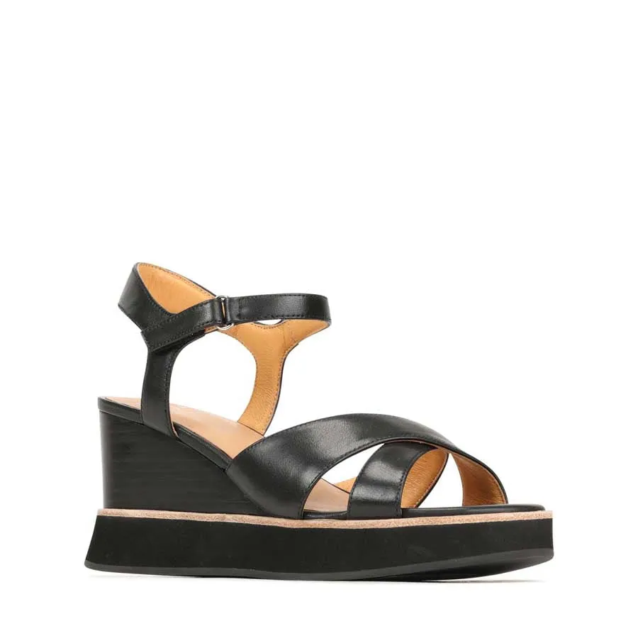 JUN LEATHER WEDGE SANDALS