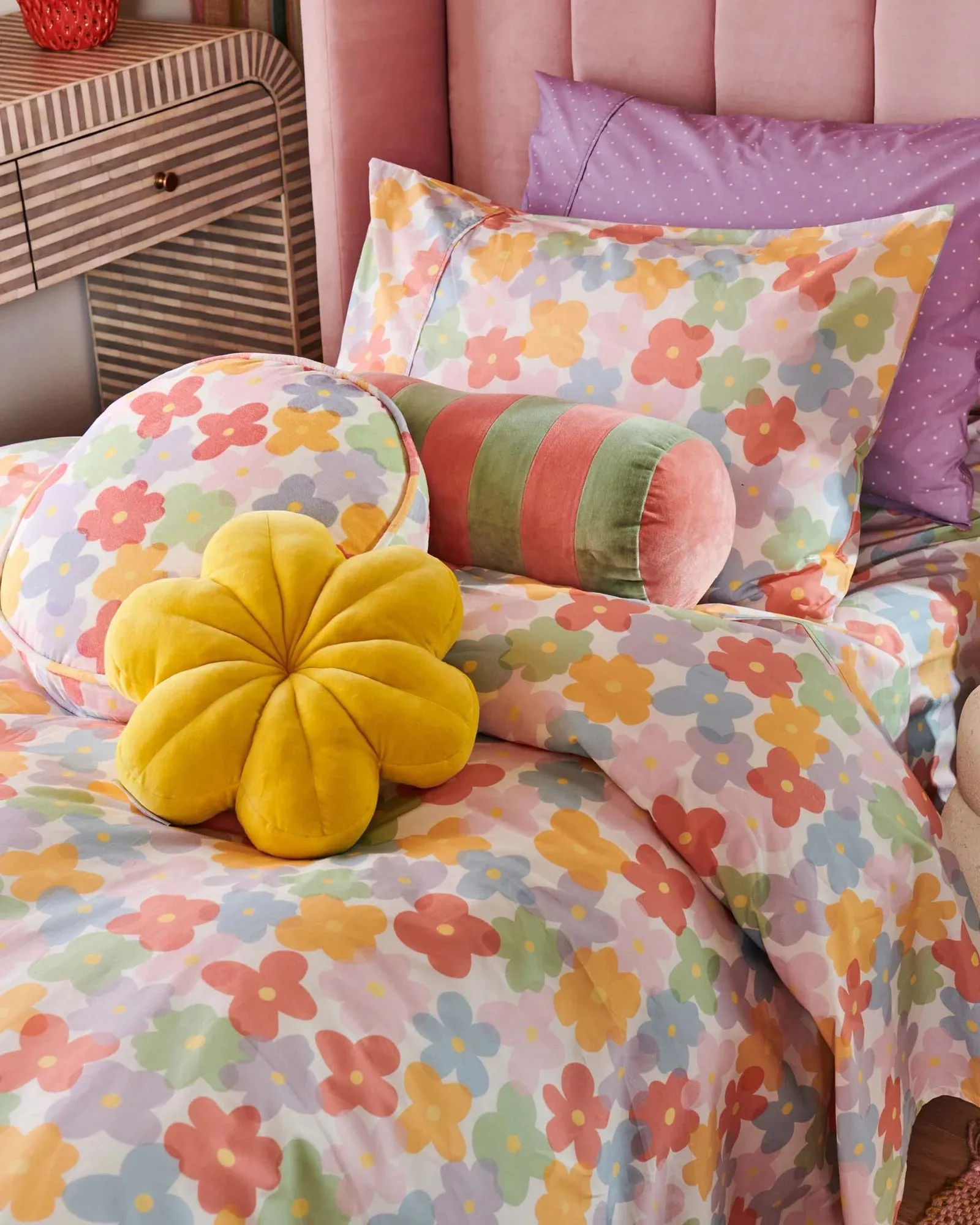 KIP & Co. Pea Cushion Paper Daisy