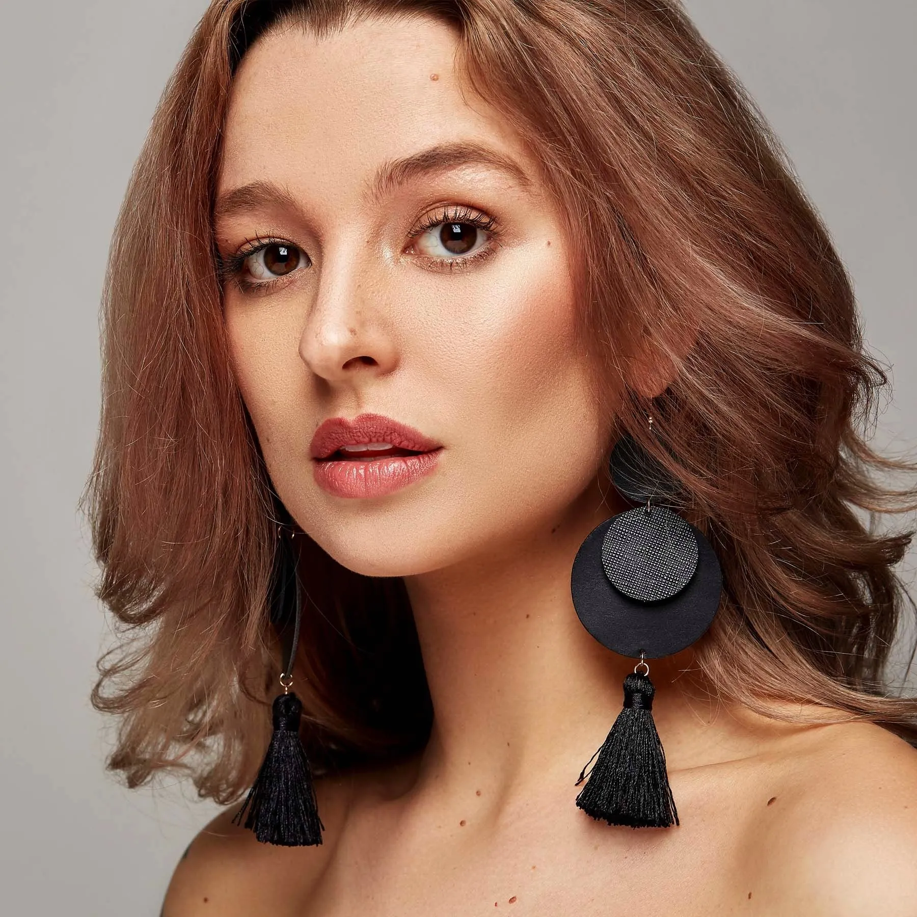 Laguna Leather Earrings in Midnight ©