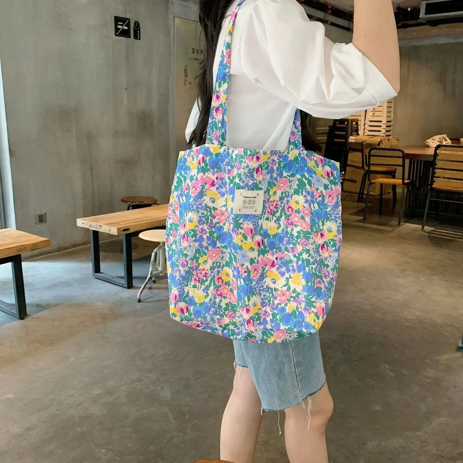 Large Capacity Floral Canvas Tote Bag