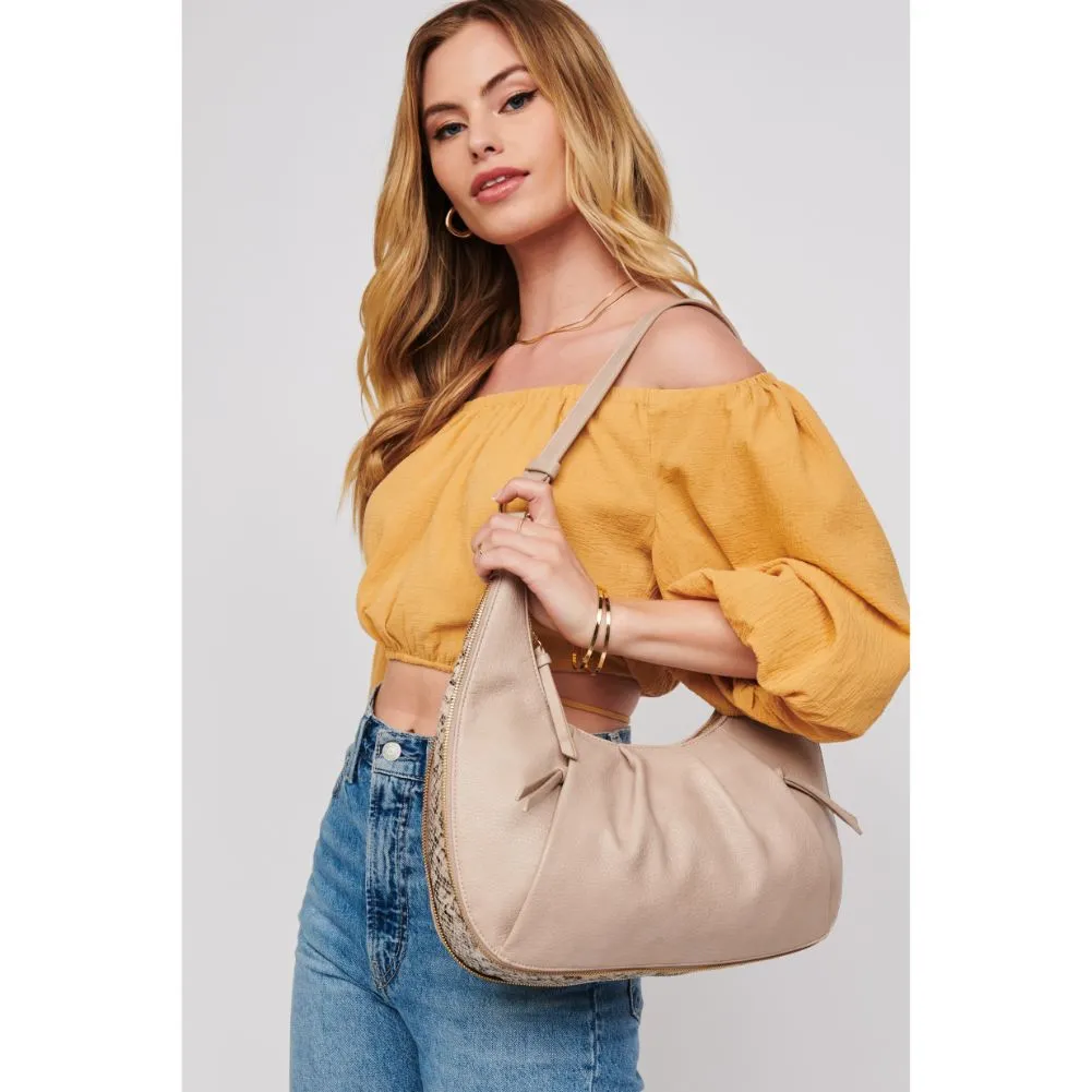 Leora Hobo