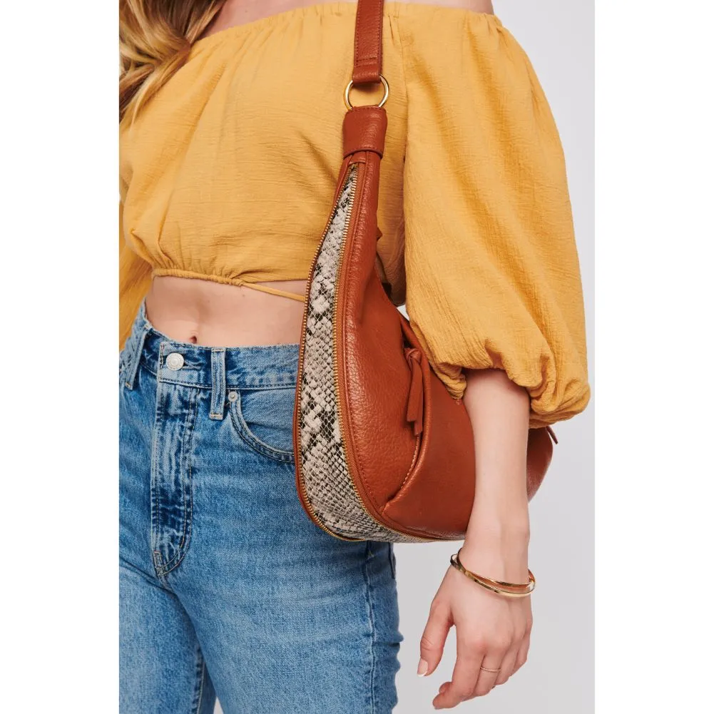 Leora Hobo