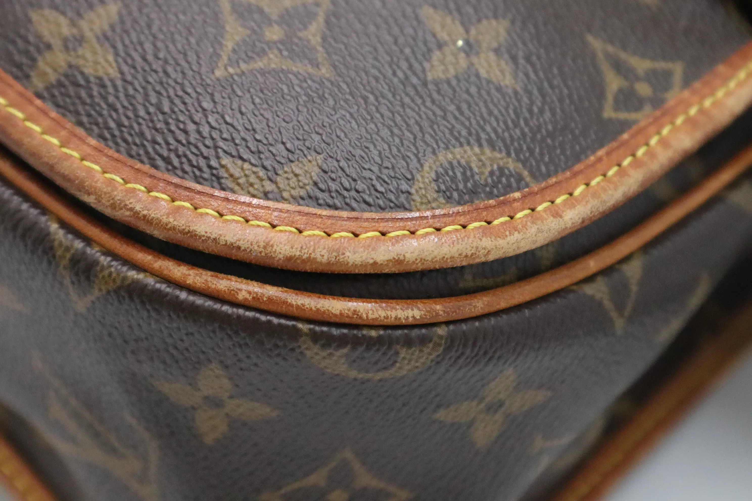 Louis Vuitton Messenger Bosphore MM in Monogram Canvas