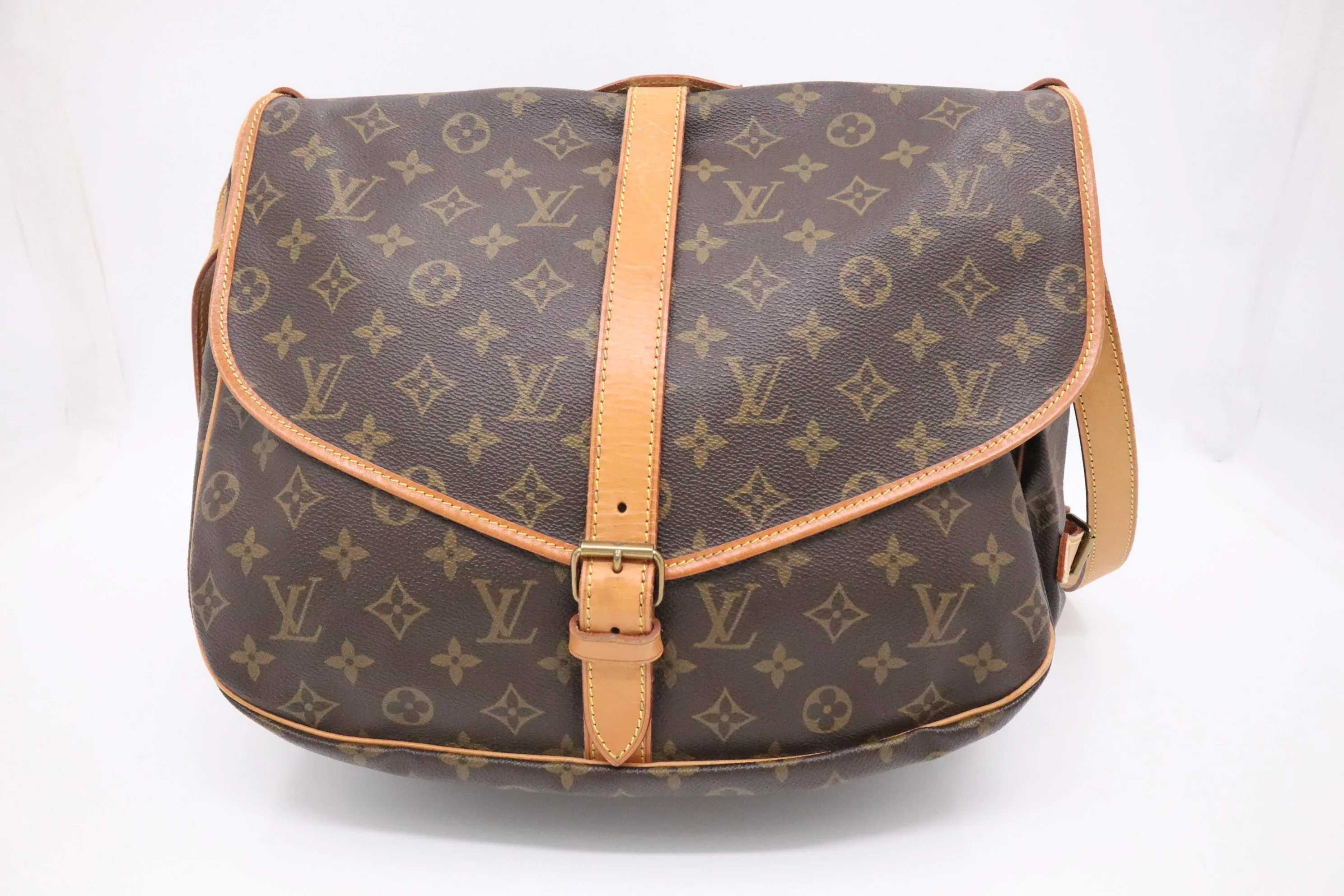 Louis Vuitton Saumur 35 in Monogram Canvas