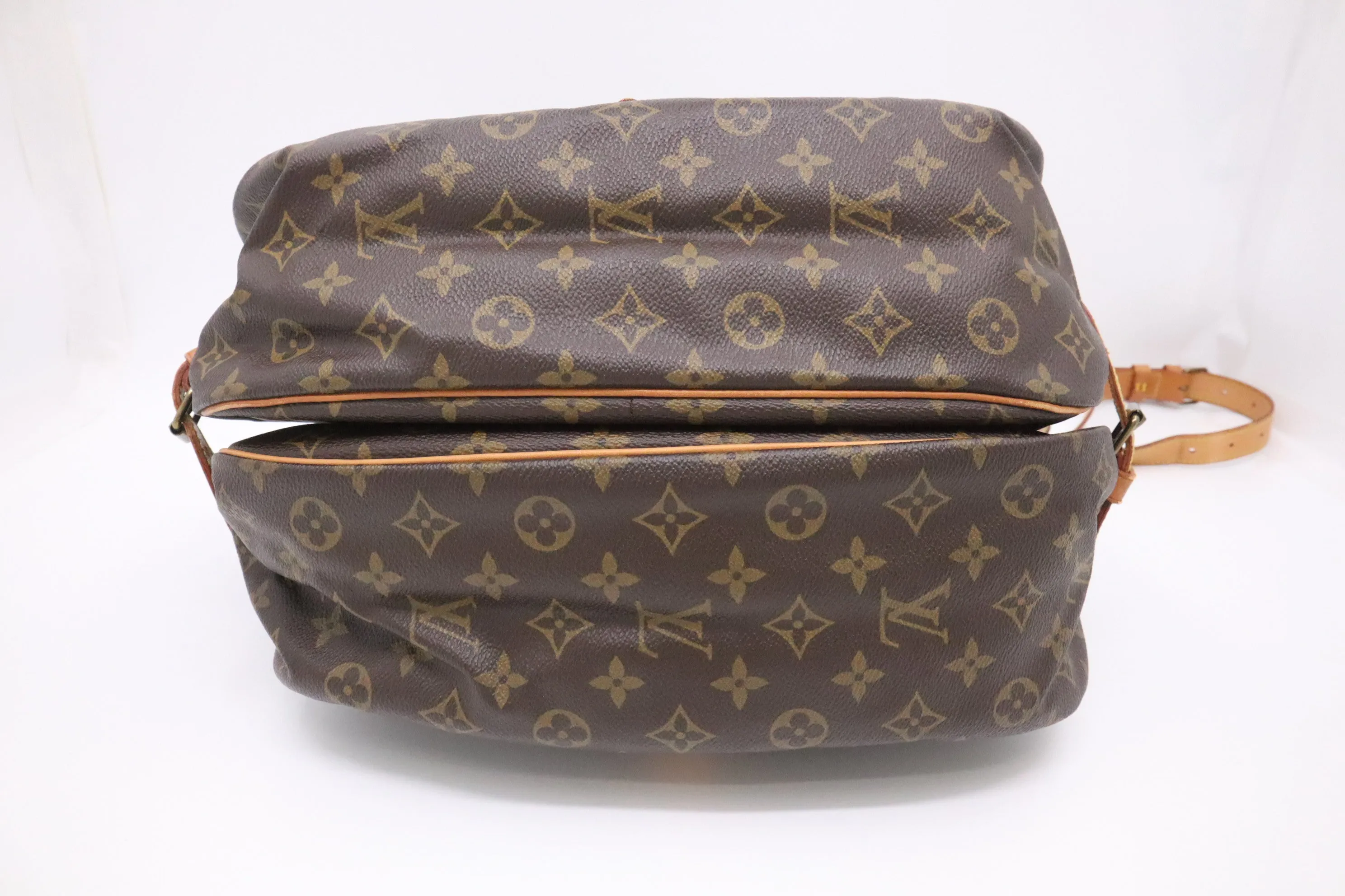 Louis Vuitton Saumur 35 in Monogram Canvas