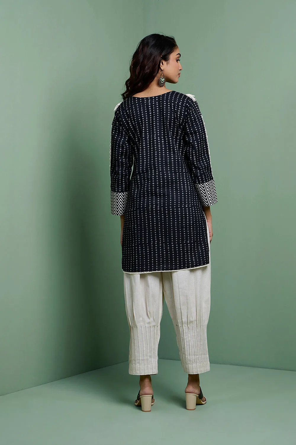 MASTANEY - Cotton Black & White Short Kurta With Pleated Pant