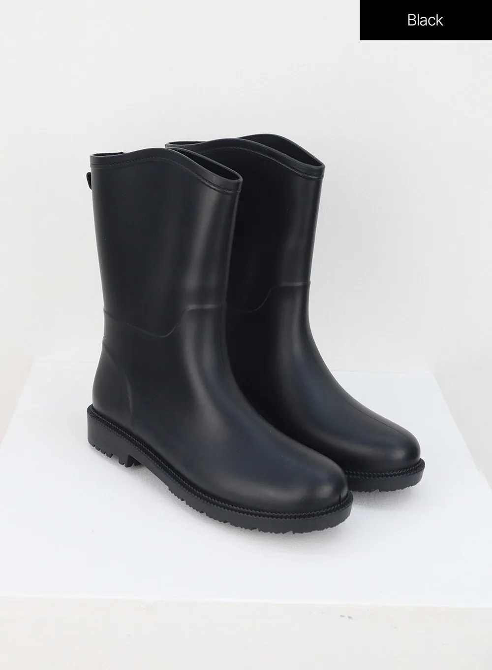 Mid-Calf Rain Boots OU323