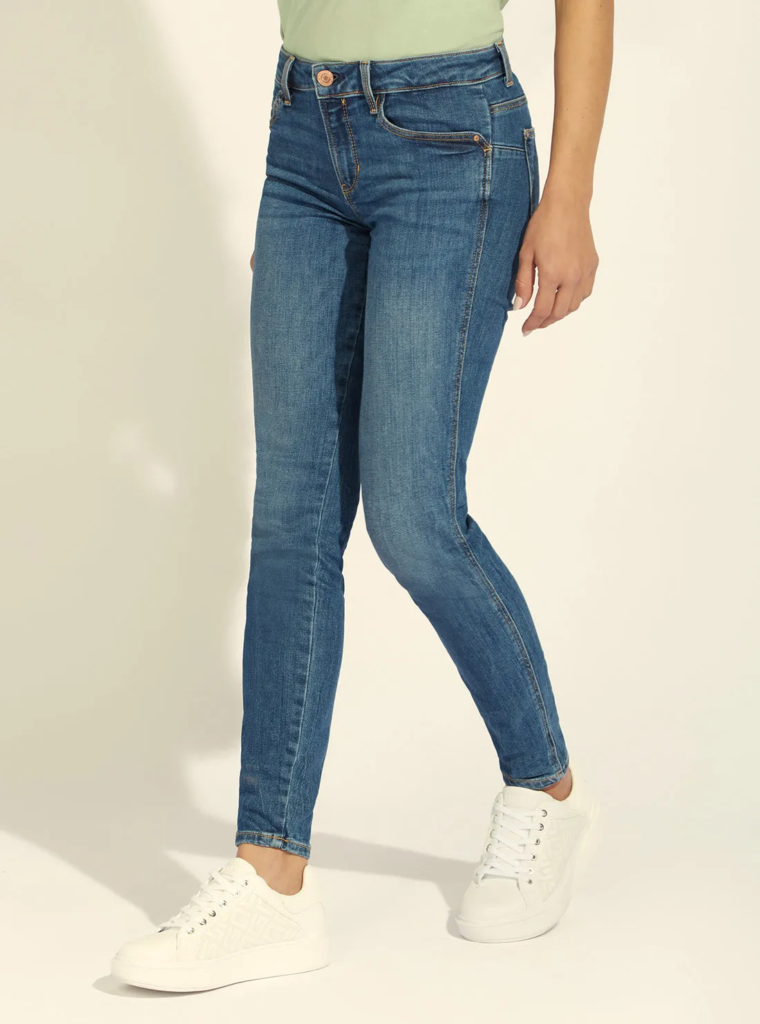 Mid-Rise Skinny Curve Denim Jeans in Carry Mid Wash