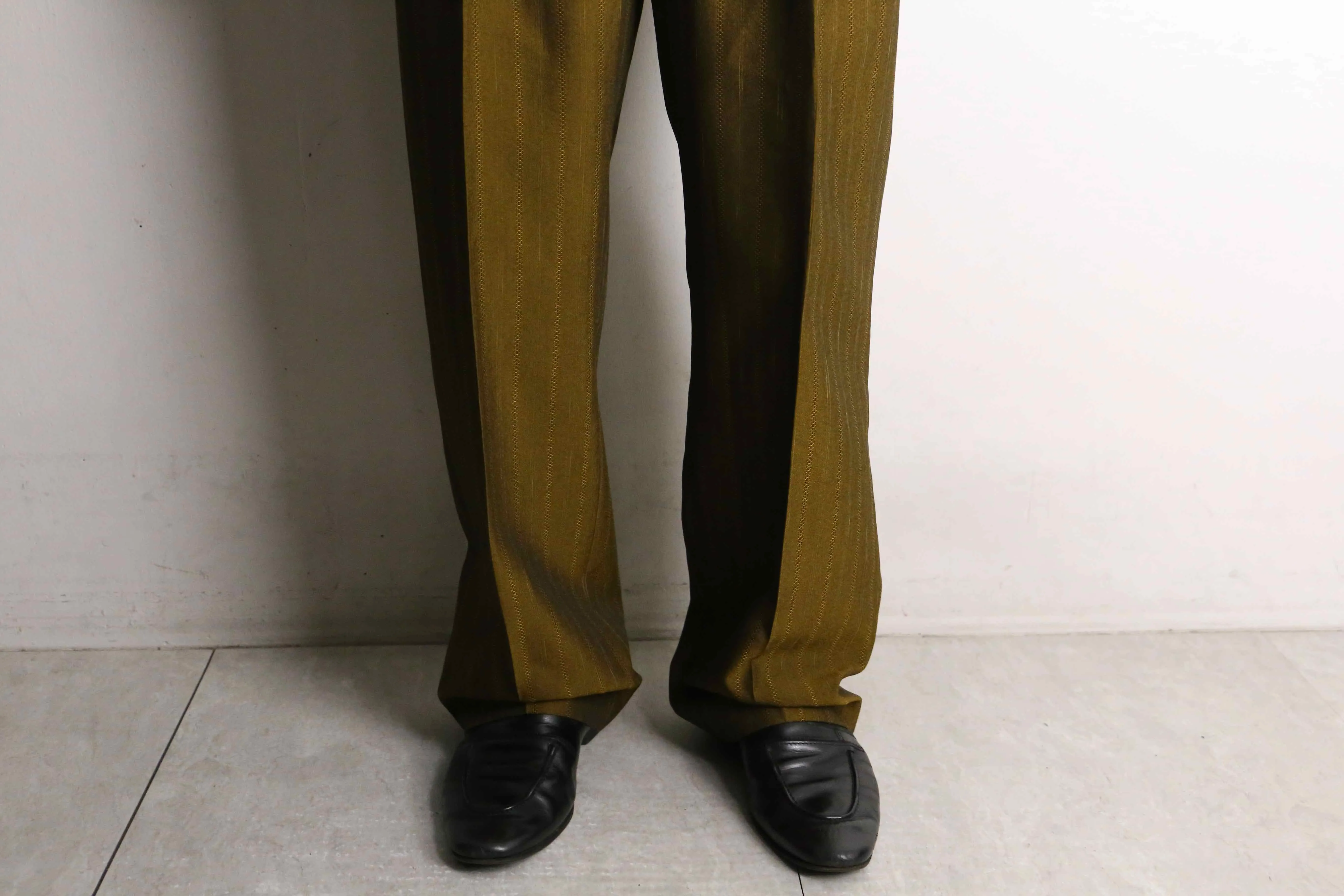 mustard yellow color 2tuck satin stripe slacks