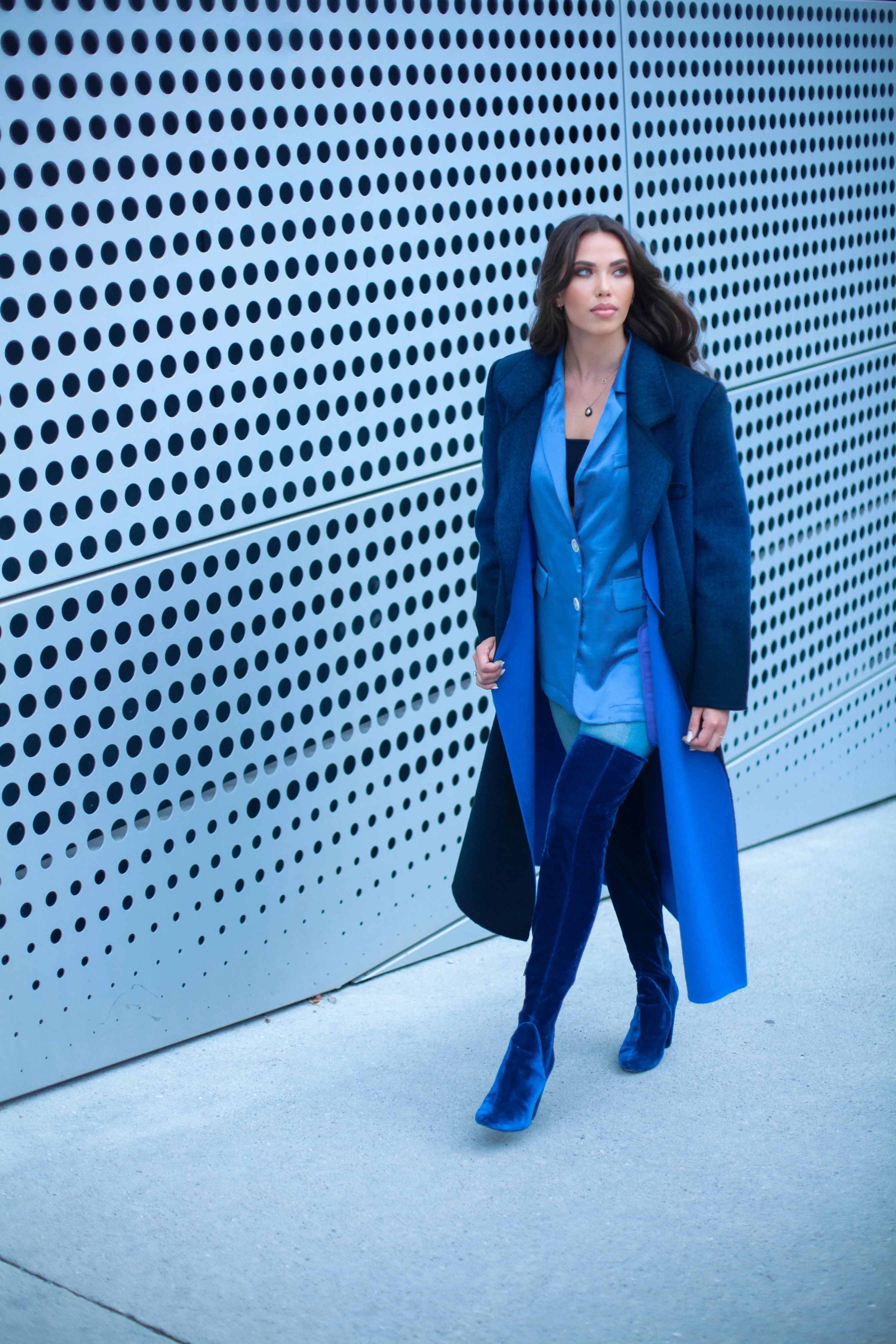 NAVY BLUE CHROMATIC COAT