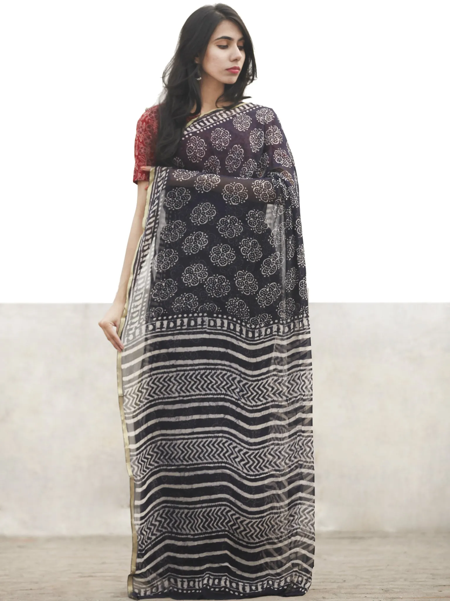 Navy Blue White Hand Block Printed Chiffon Saree With Zari Border - S031702600