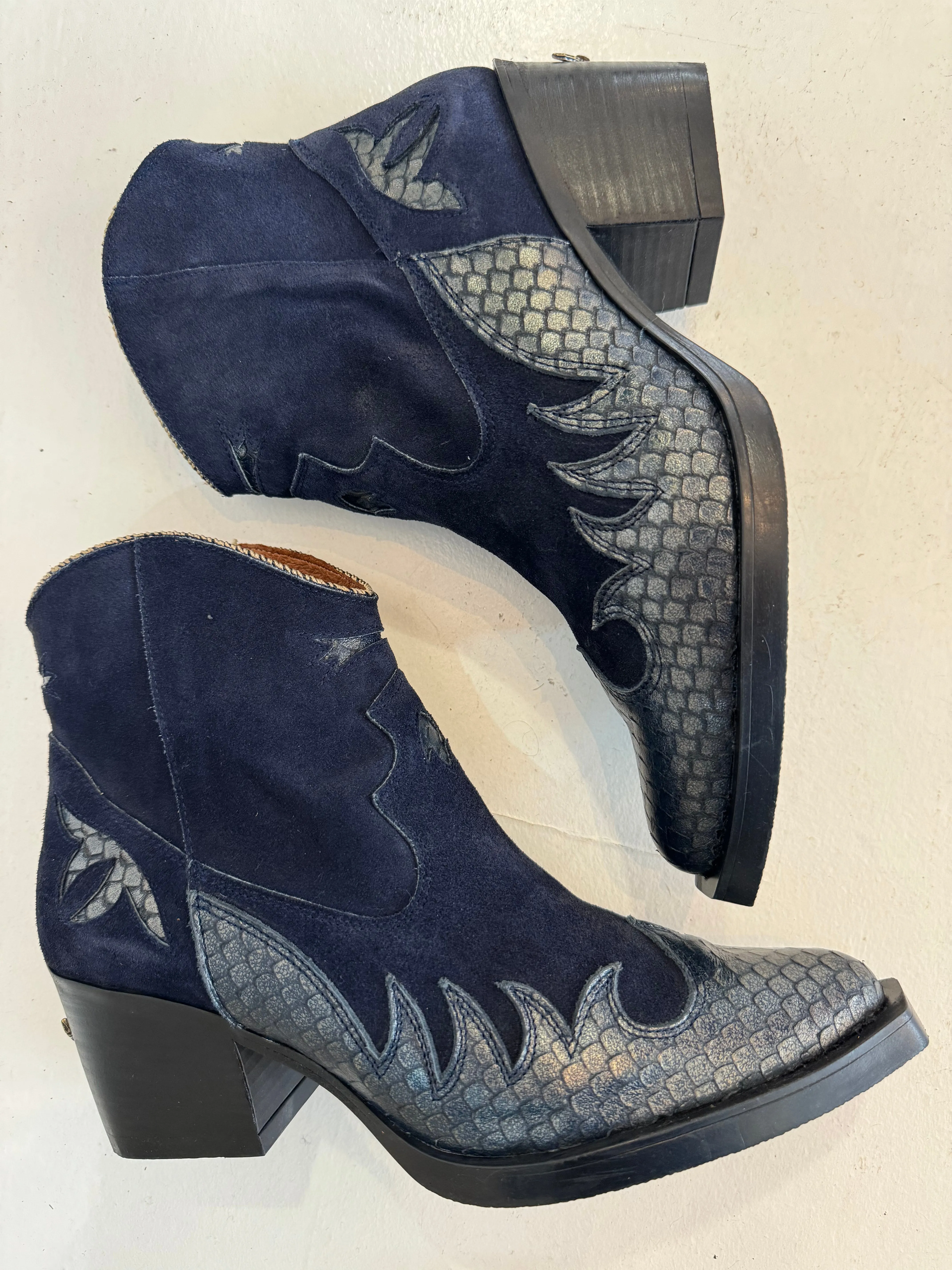 Nemonic Navy Ankle Boot