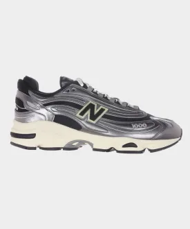 New Balance M1000 in Silver Metallic