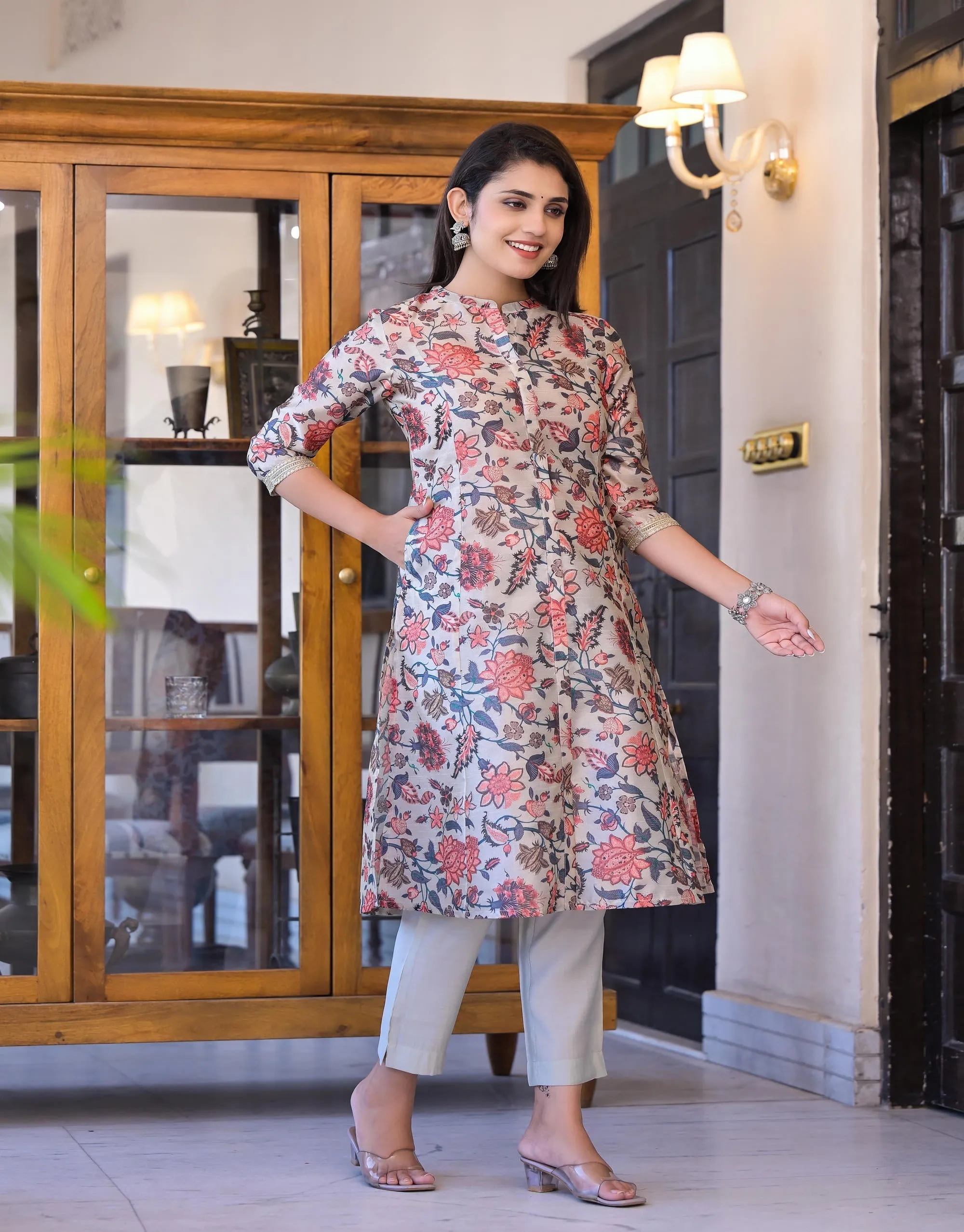 Off White Floral Printed Silk Kurta Set With Sequins