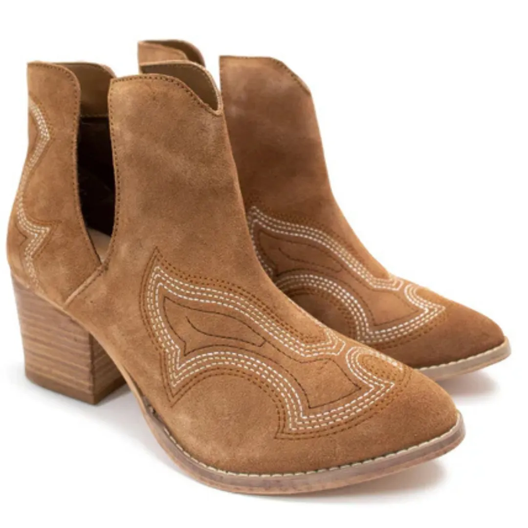 Online Exclusive | Journee Ankle Boots in Tan