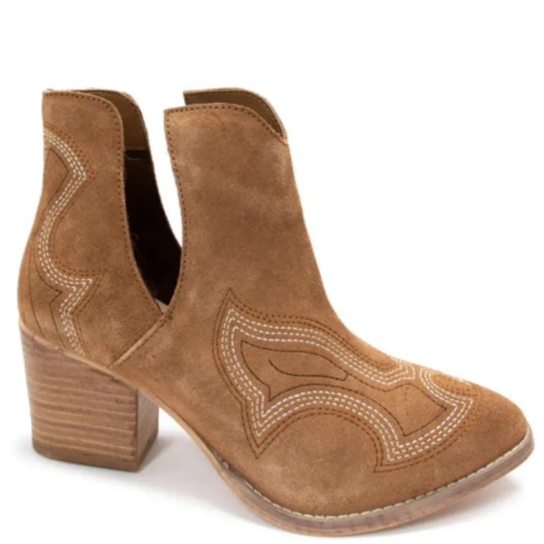 Online Exclusive | Journee Ankle Boots in Tan