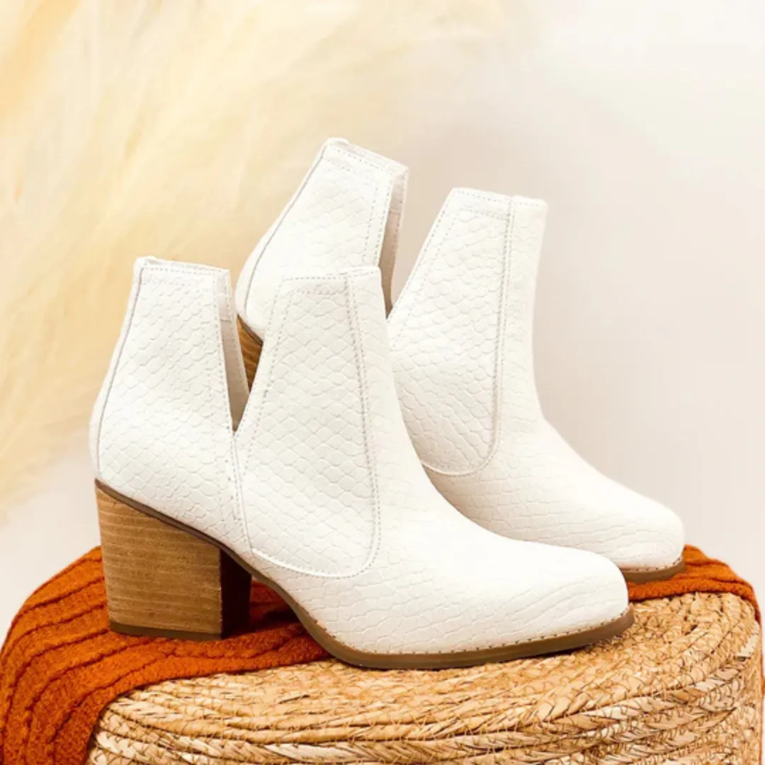 Online Exclusive | Tarim Textured Bootie in White