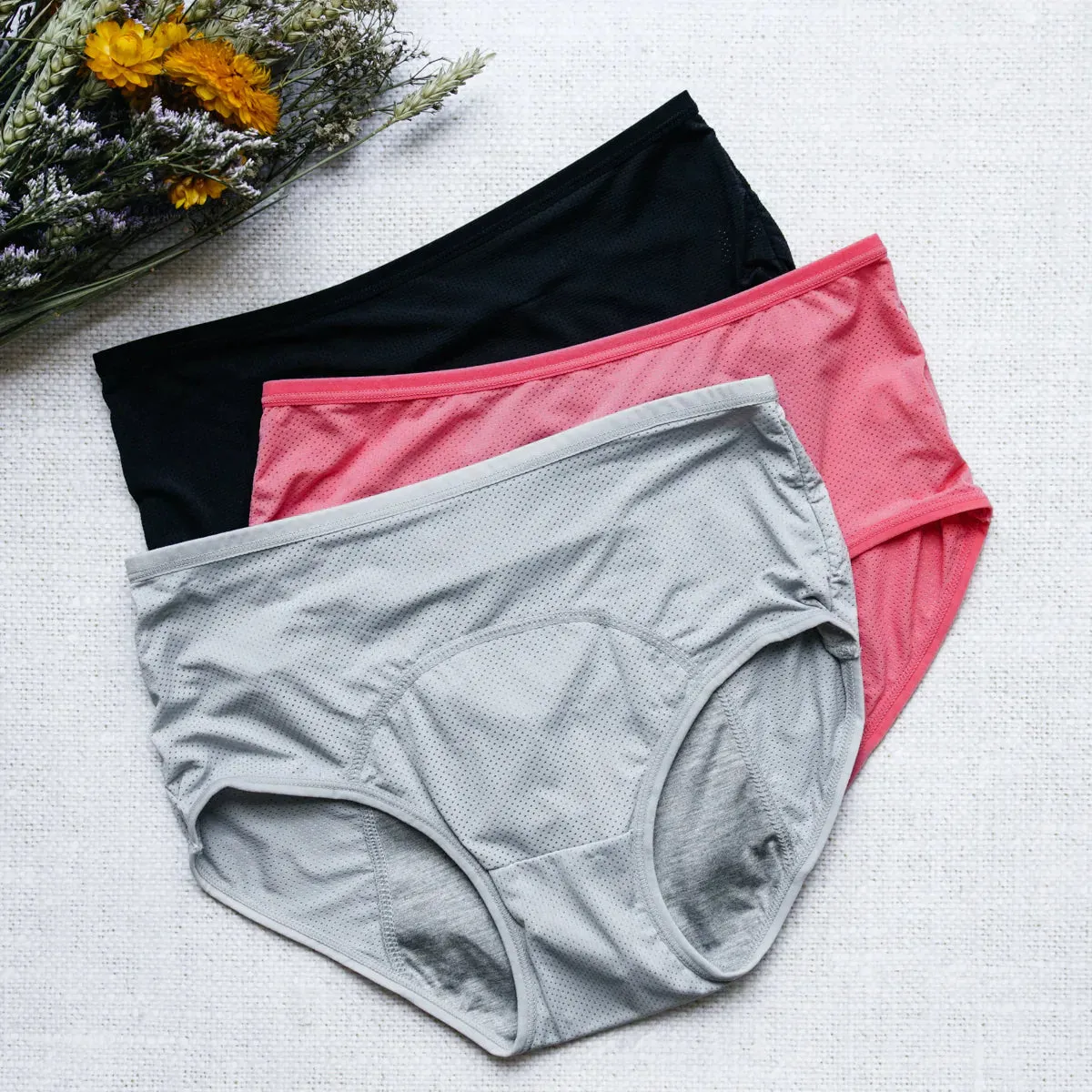 Pack de 6 Culottes Menstruelles et une Serviette hygiénique réutilisable pour flux abondant