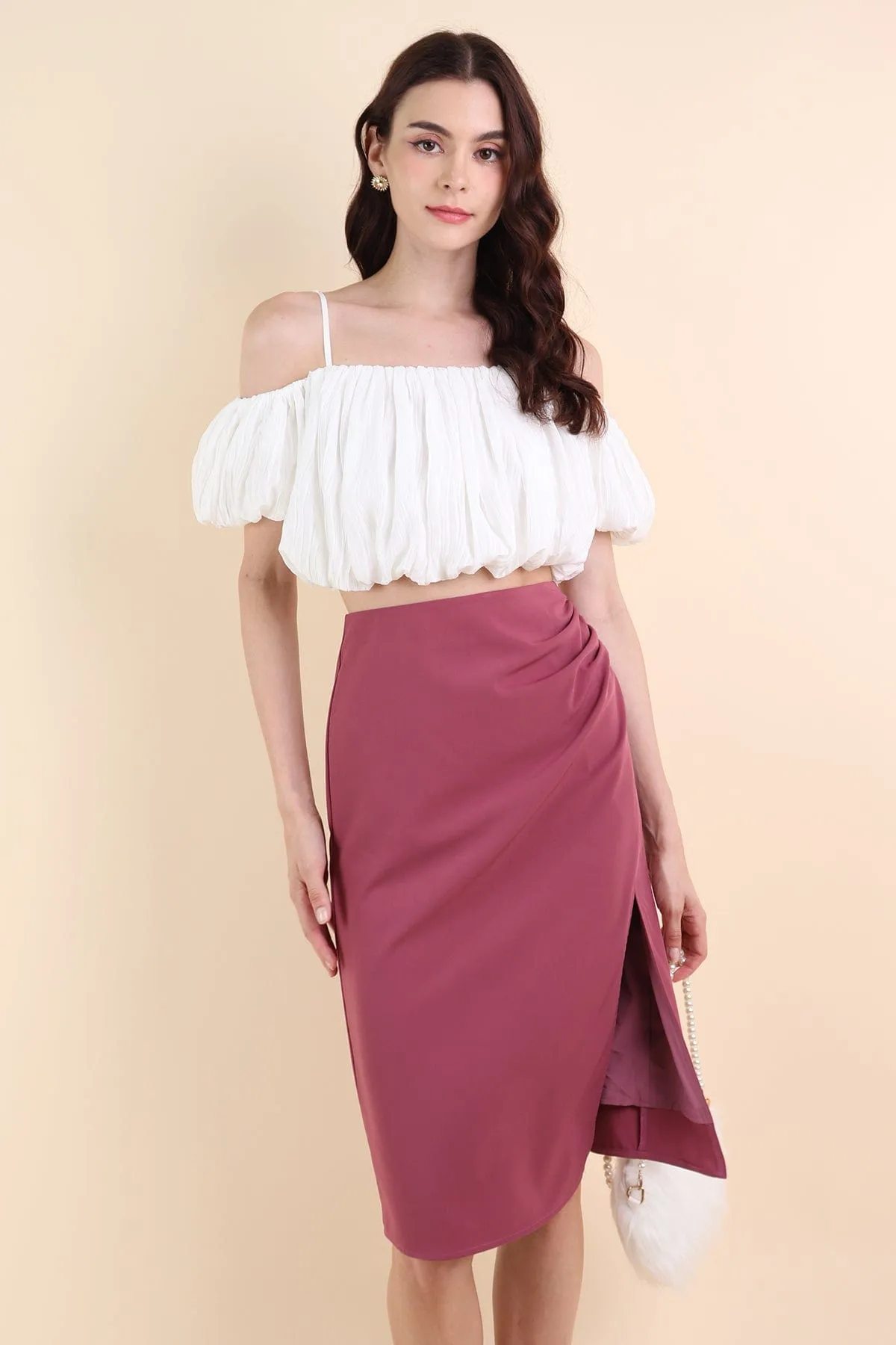 PIA RUCHED SLIT MIDI SKIRT IN BERRY