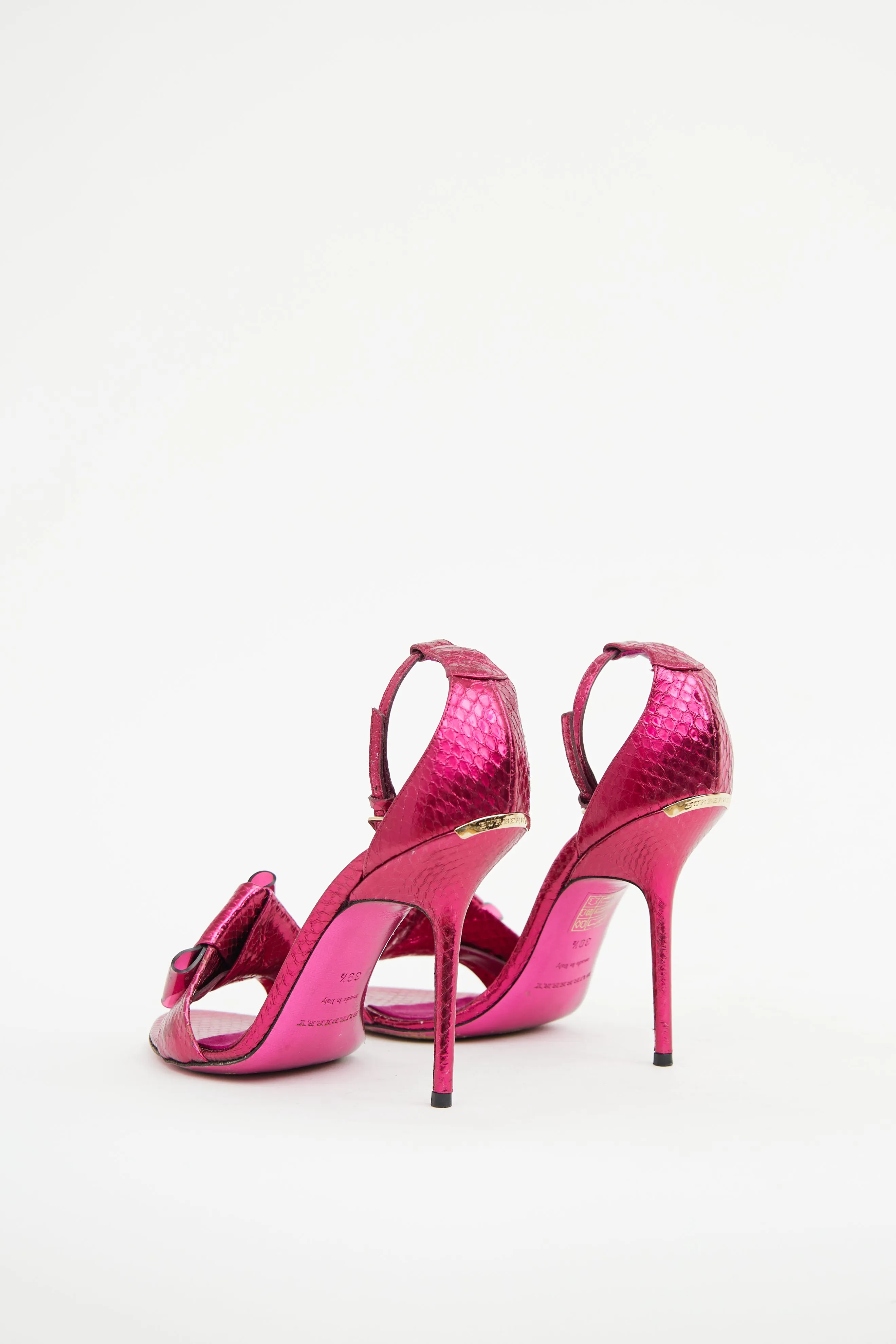 Pink Embossed Bow Pump