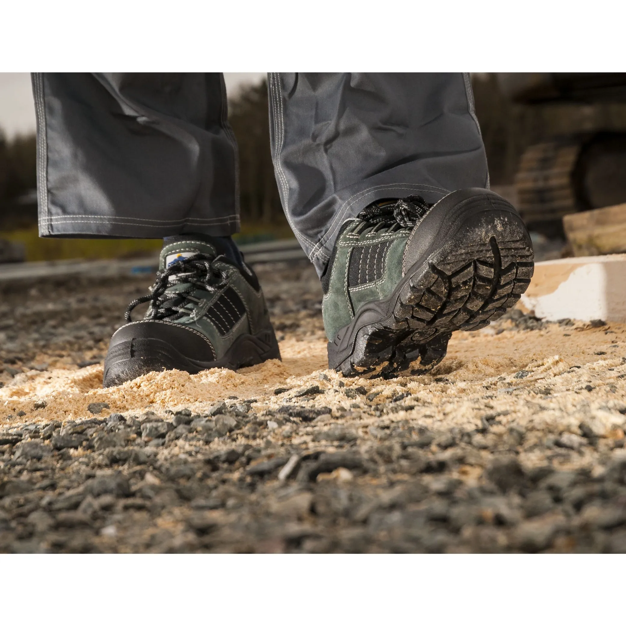 PORTWEST® Metal Free Trekking Shoes - FC64