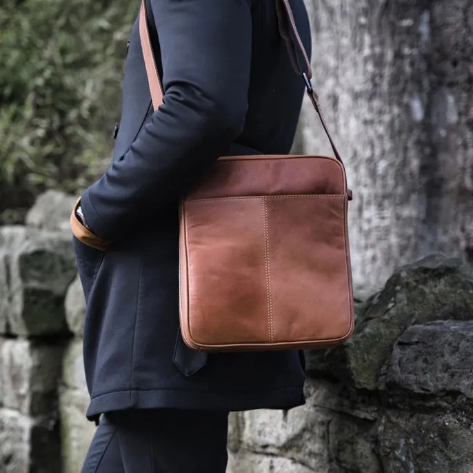 Primehide Bag: Texan Medium Flight Cognac W/Stripe