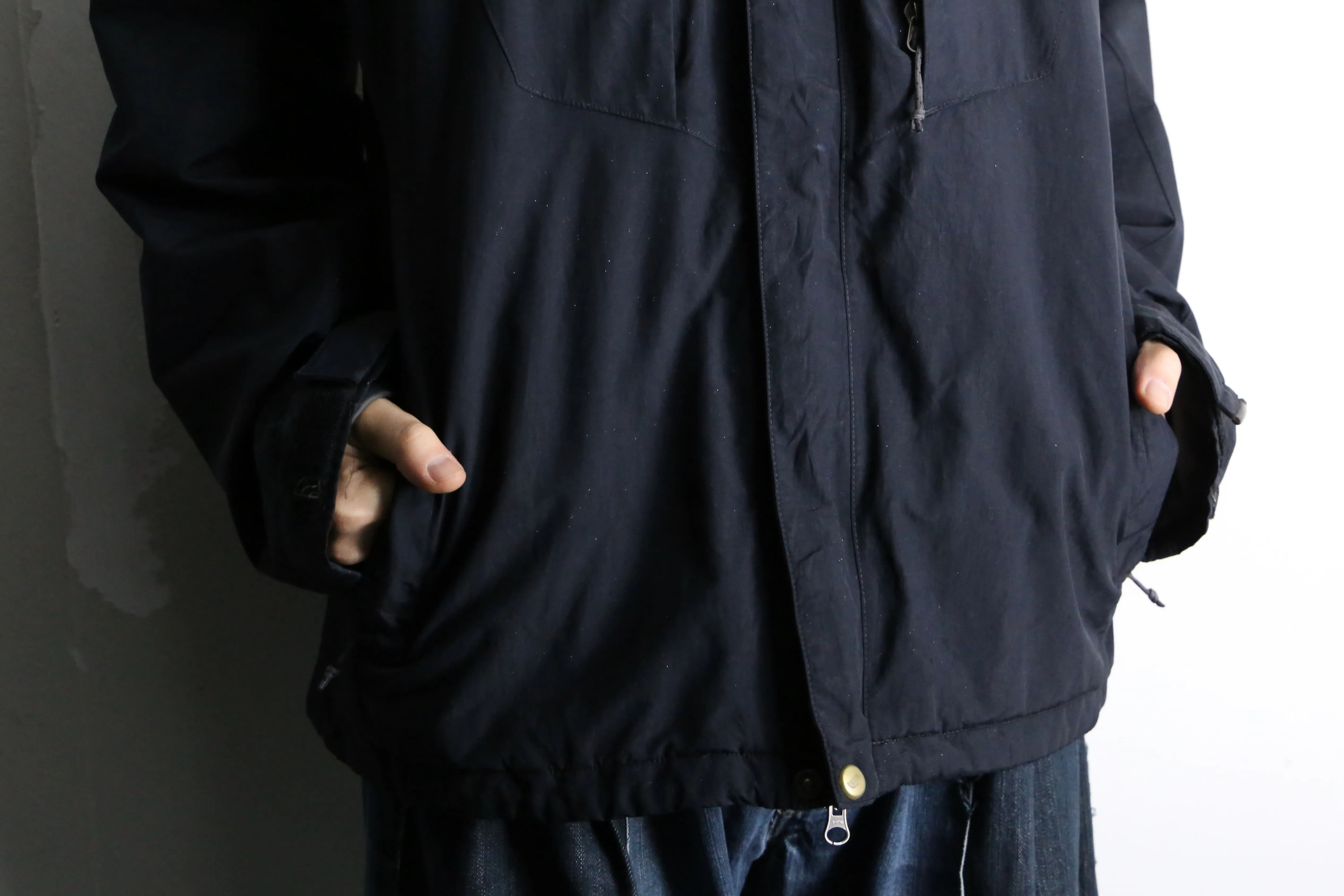 "THE NORTH FACE" black nylon jacket