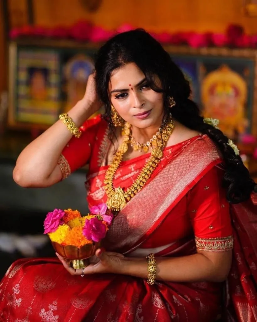 Red Lichi Silk Sarees With Jacquard Work