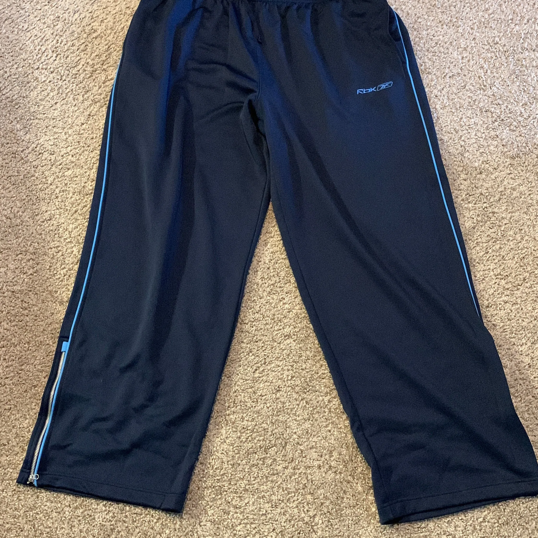 Reebok big and tall athletic performance sweatsuit set with pockets