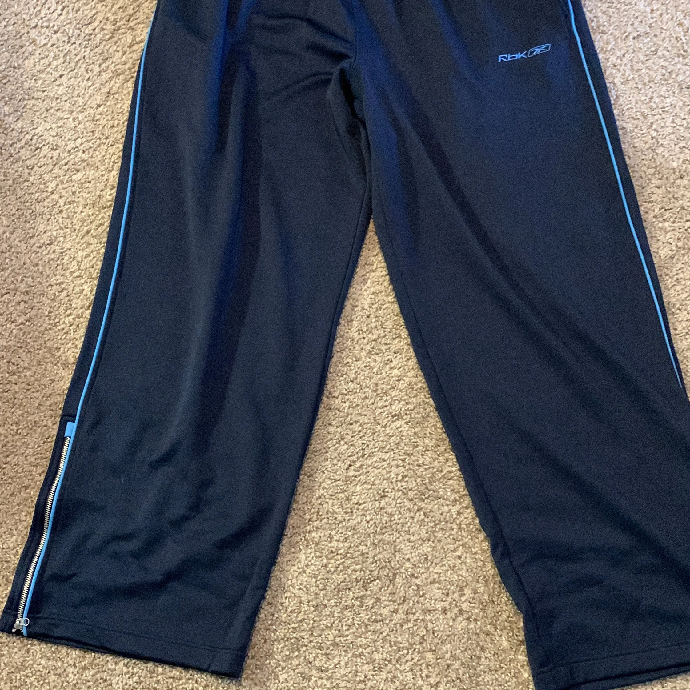 Reebok big and tall athletic performance sweatsuit set with pockets