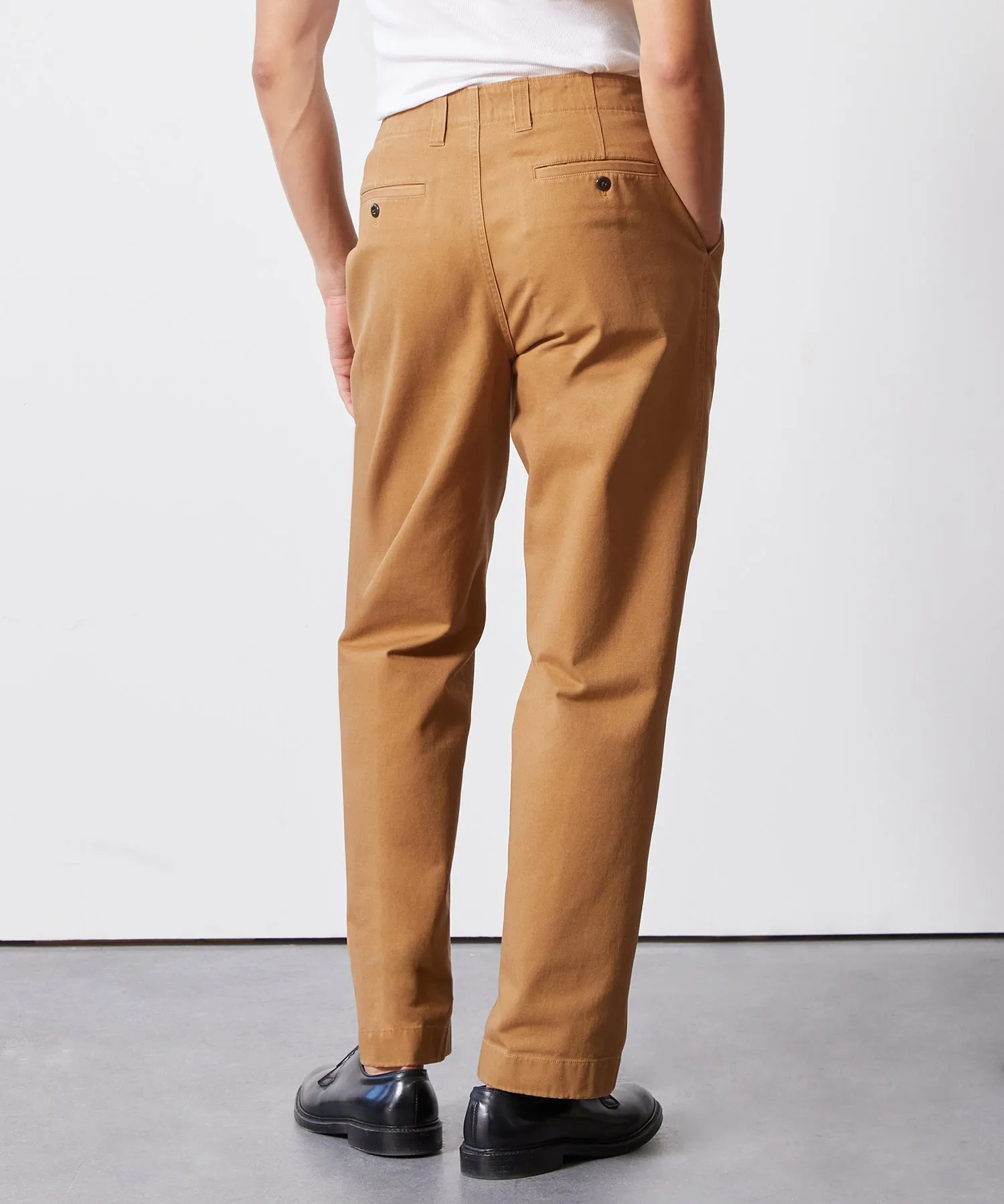 Relaxed Fit Favorite Chino in British Khaki