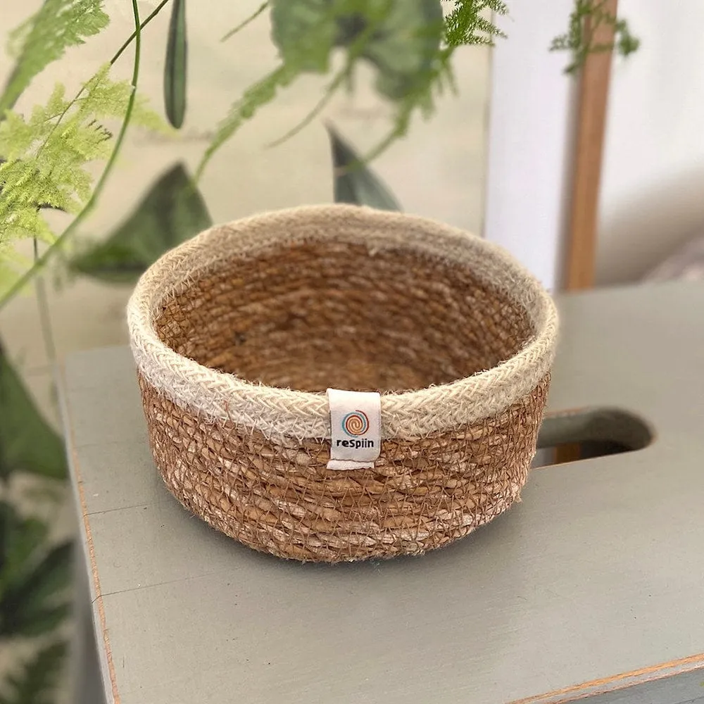 Respiin Shallow Seagrass & Jute Basket - Small Natural/White