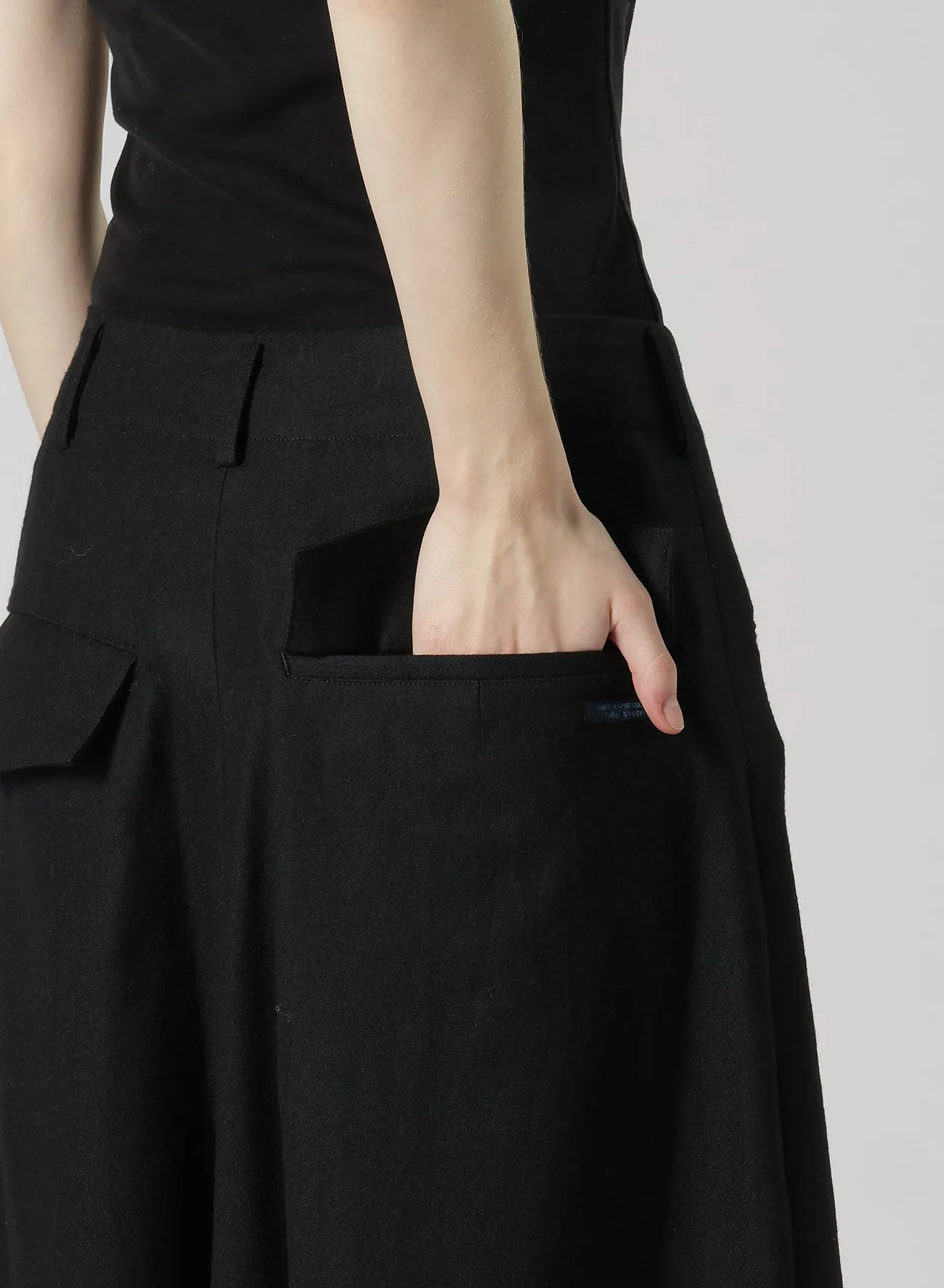 SAXONY R-BACKSIDE FLARE WIDE PANTS