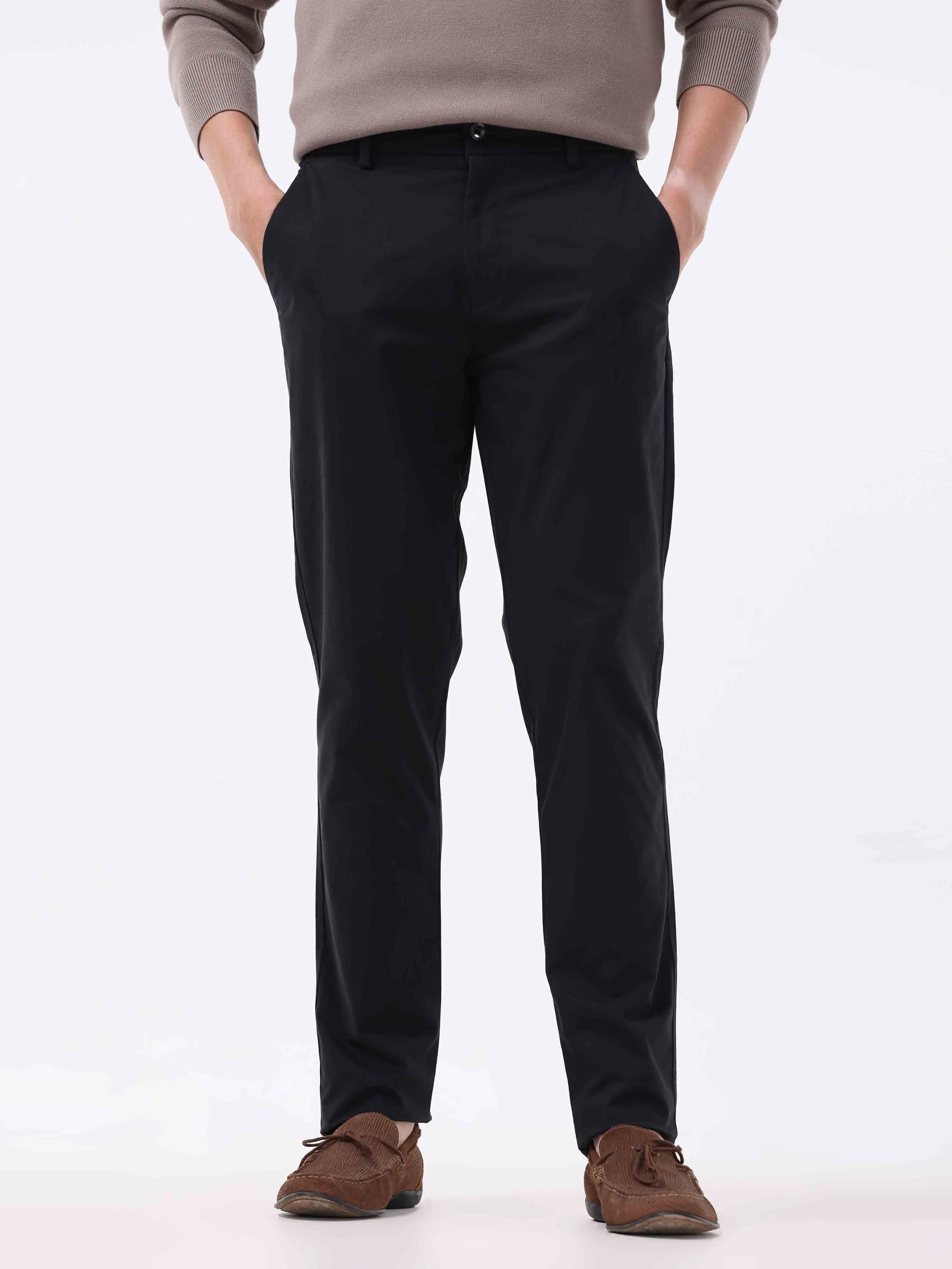 Semi Liquid Statement Black Chino