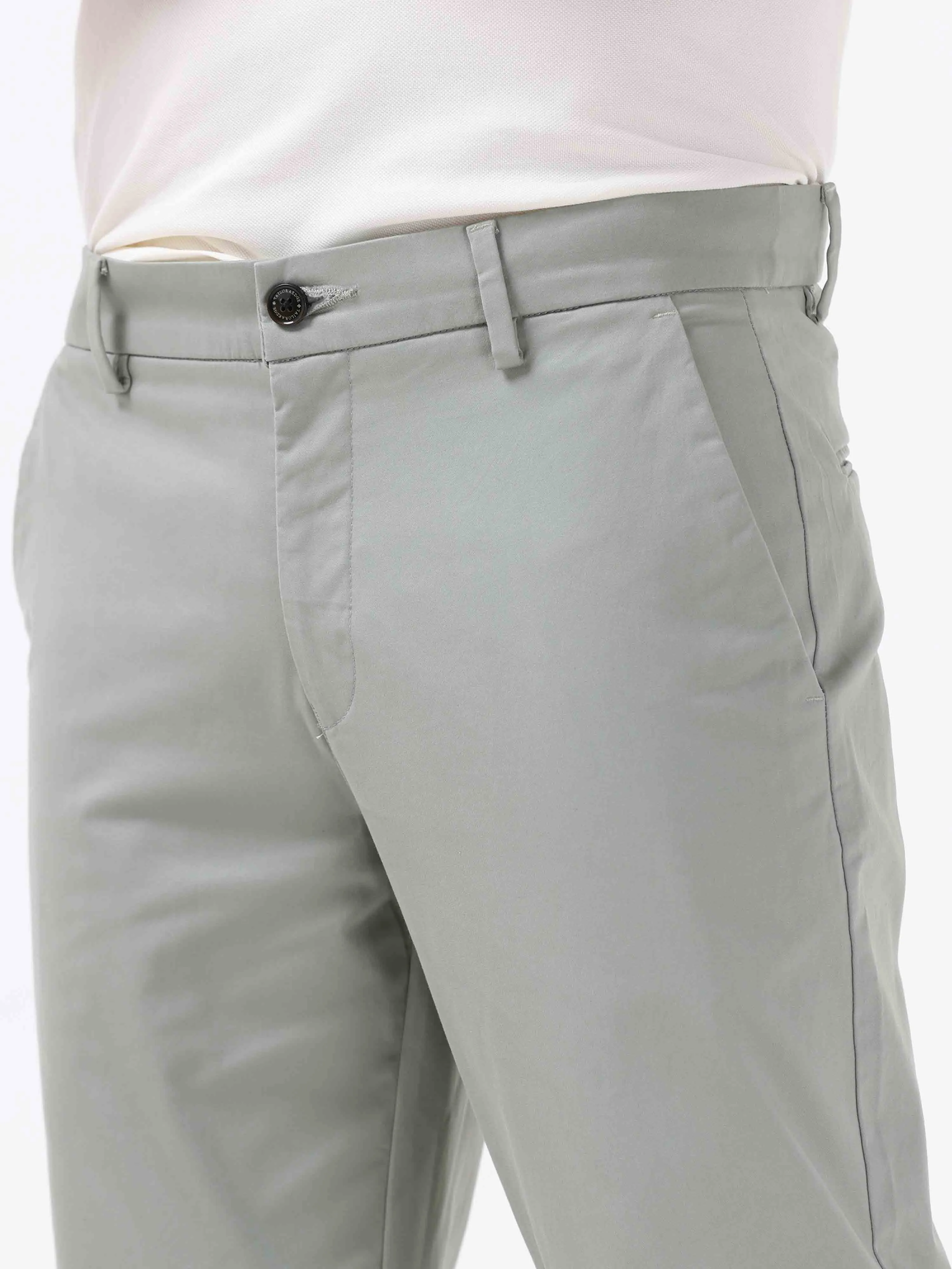 Semi Liquid Statement Pista Chino