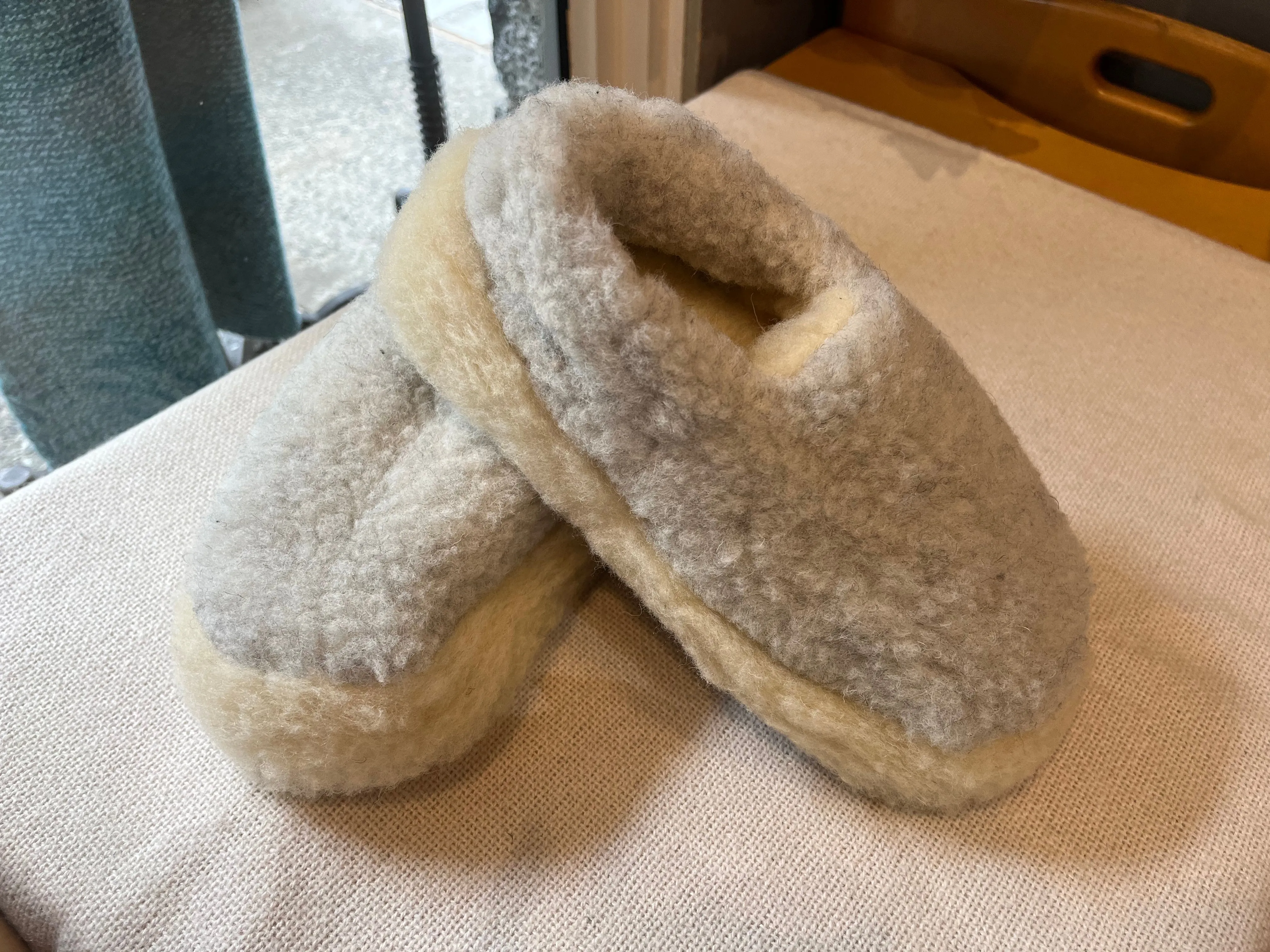 Sheep by the Sea Wool Slippers - Light Grey