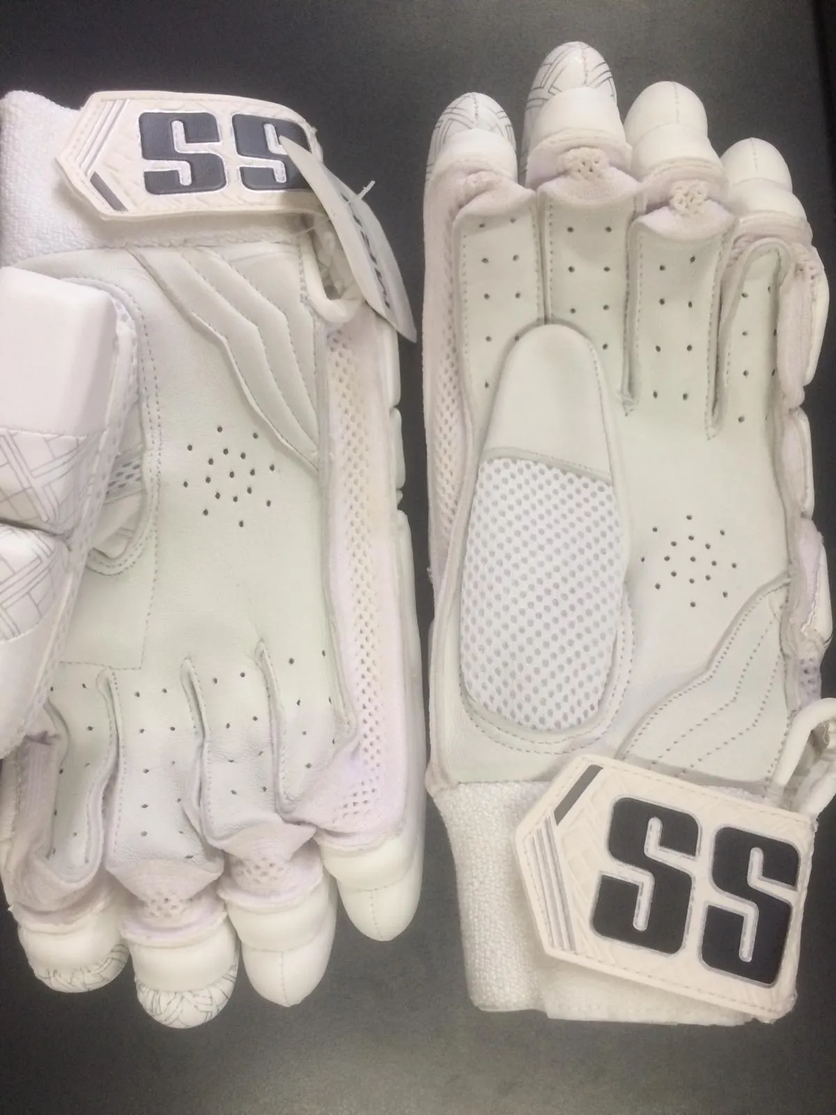 SS Test Players Adult Batting Gloves