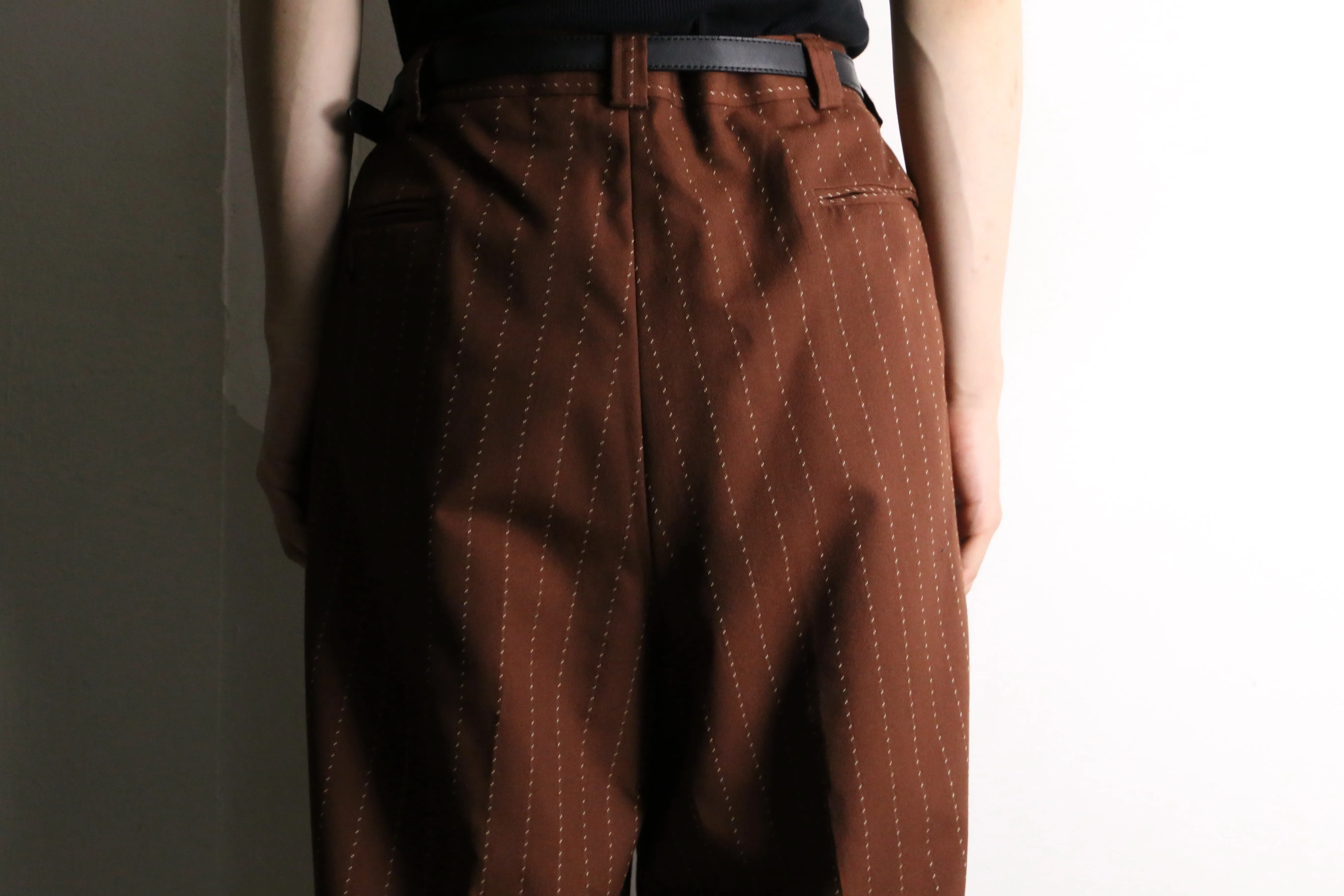 “STACY ADAMS” stripe design brown wide slacks