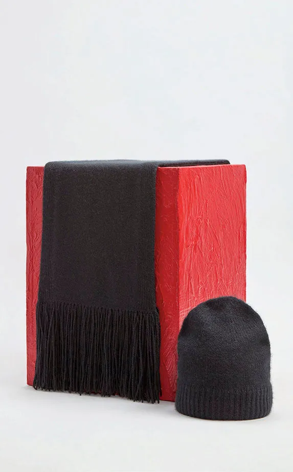 Staffordshire Knit Fringe Scarf in Black Cashmere