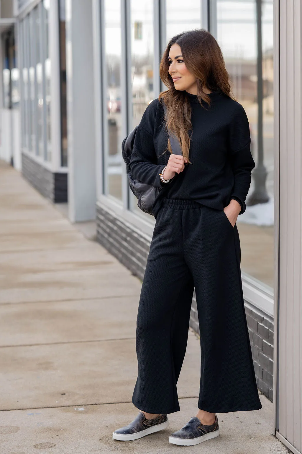 Subtle Ribbed Relaxed Bottom Pants