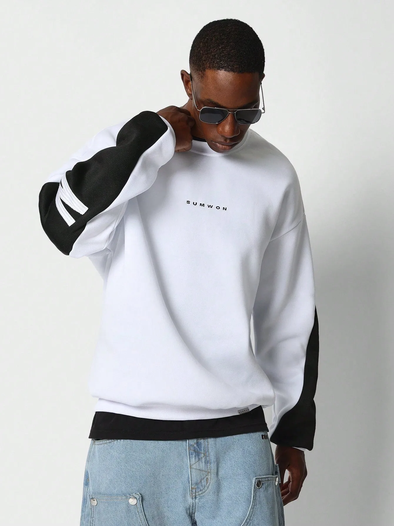 SUMWON Crew Neck Colour Blocked Sweatshirt With Back Brooklyn Embroidery