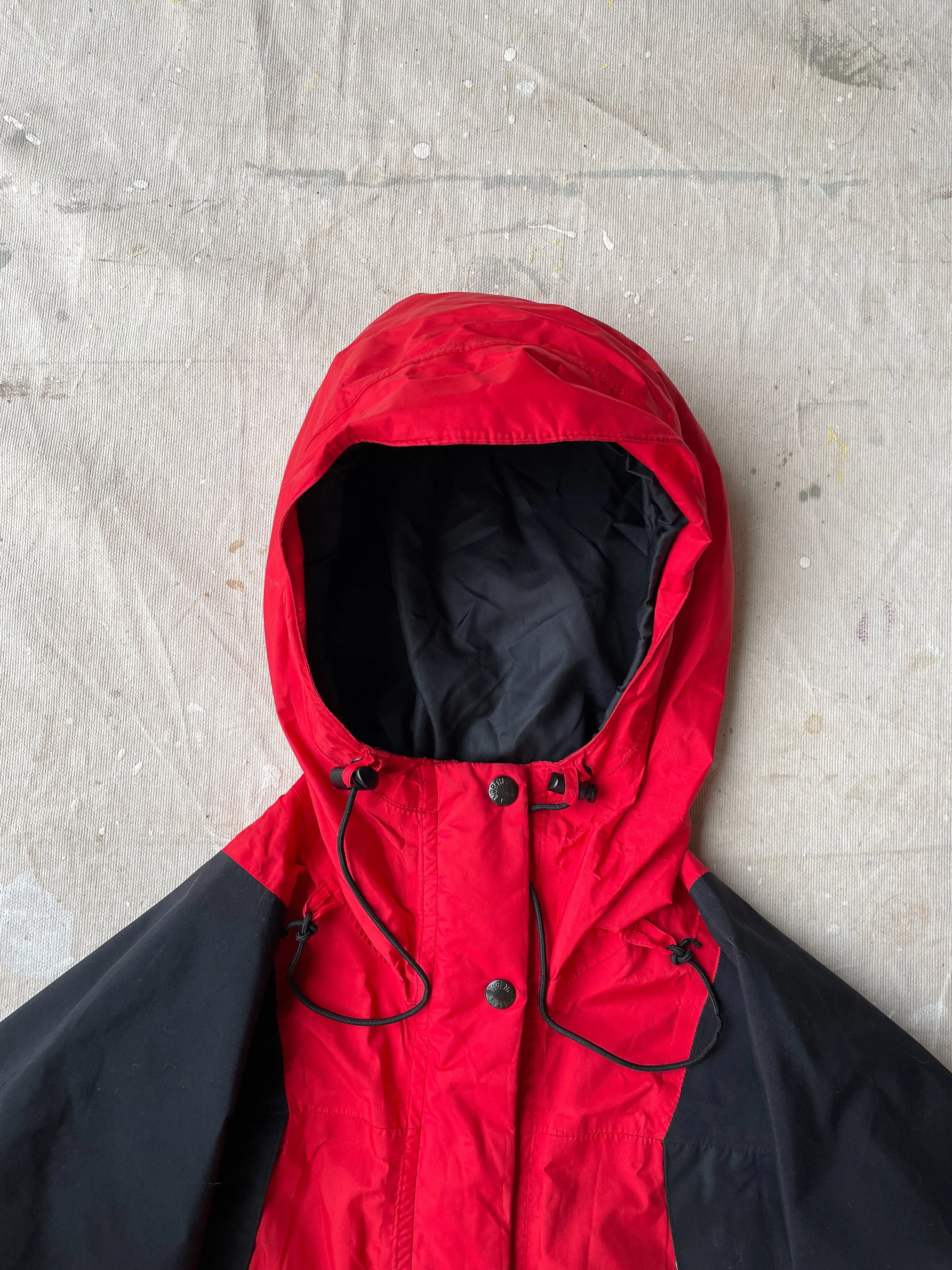 THE NORTH FACE JACKET—RED/BLK [S]